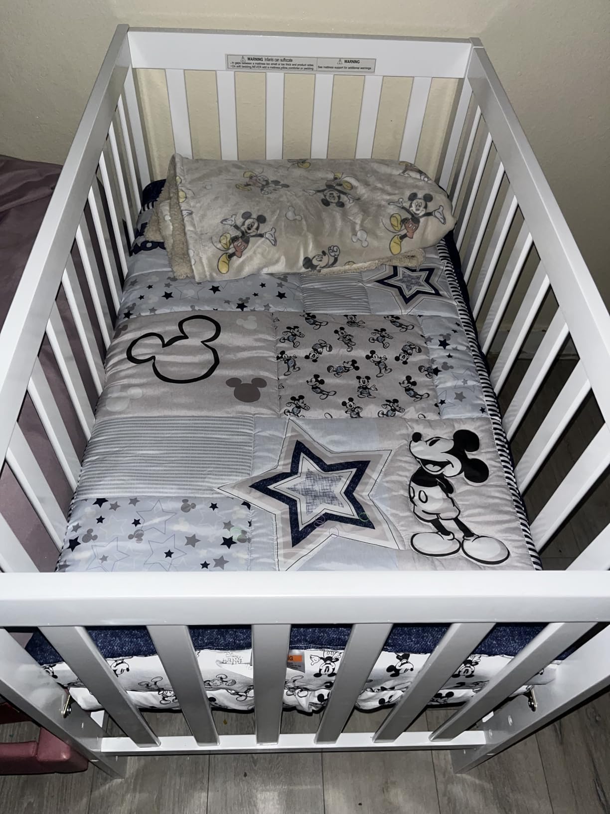 Dream On Me Edgewood 4-in-1 Convertible Mini Baby Crib in Cool Grey, GreenGuard Gold & JPMA, Non-Toxic, Compact Design, Converts to Mini Daybed & Twin Bed, 1