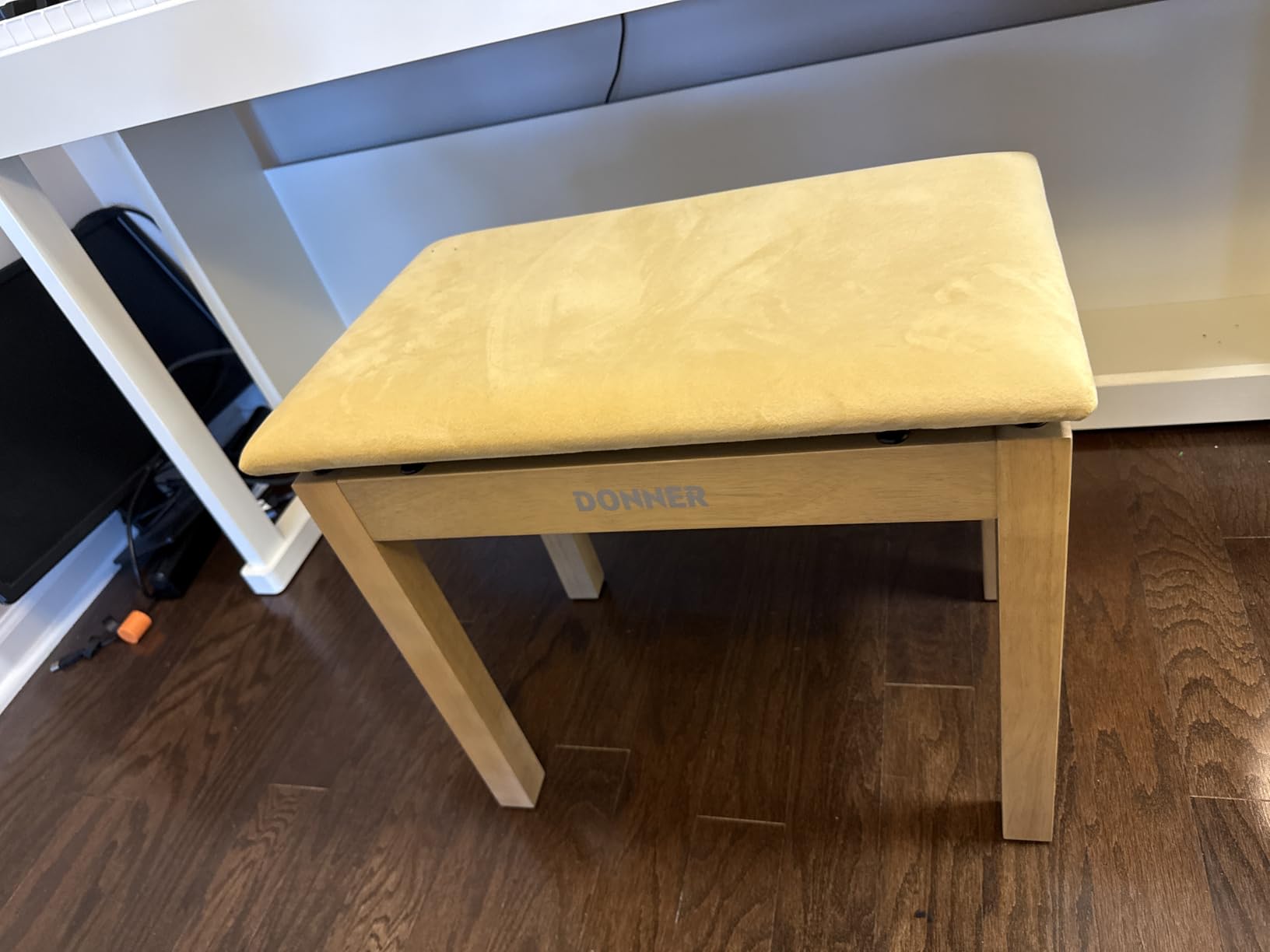 Donner Piano Bench with Storage, Solid Wood Keyboard Bench Piano Bookcase Stool Chair Seat with High-Density Sponges Pad, Black customer photo 2
