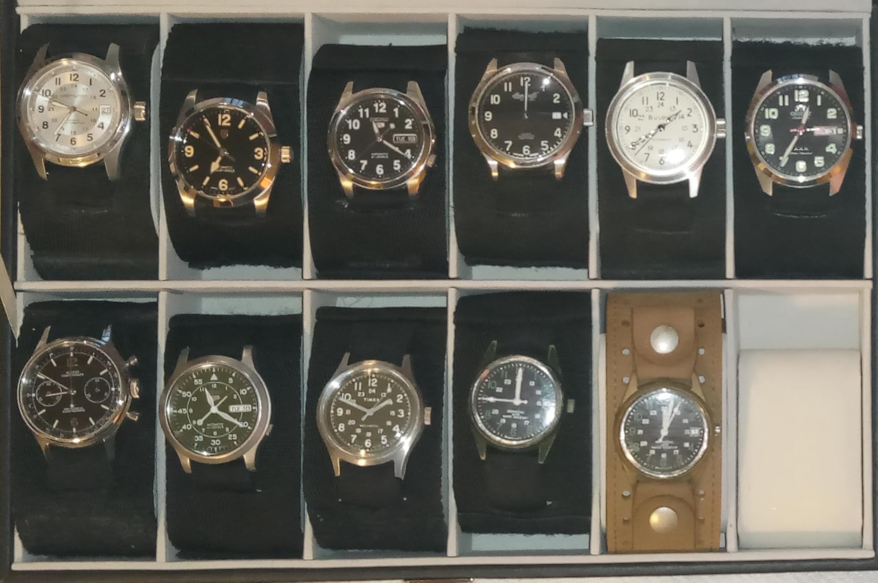 Hedume 12-Slot Leather Watch Box Display Case with Framed Glass Lid and Removable Pillows customer photo 1