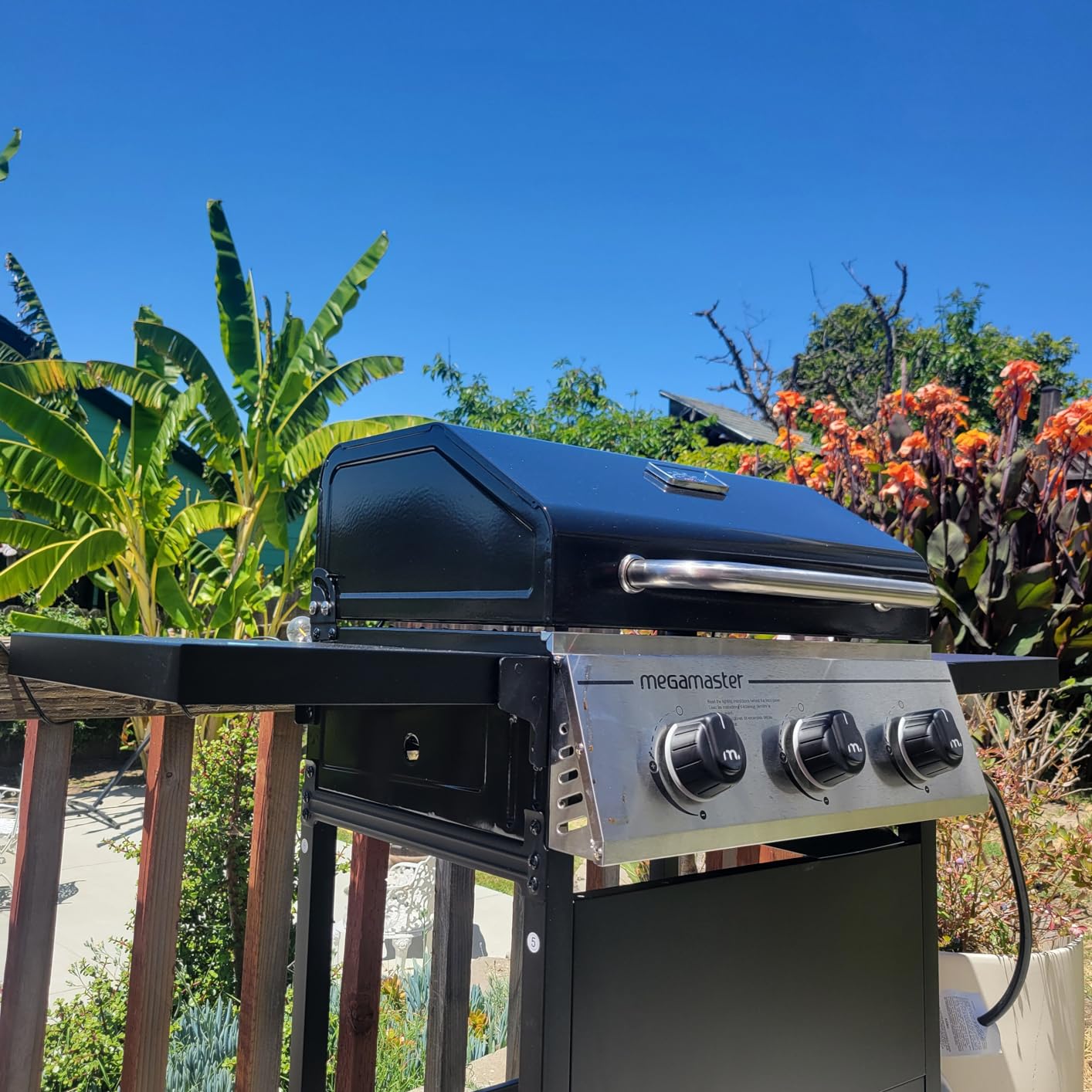 Megamaster 3-Burner Propane Gas Grill with Folding Side Tables, 30,000 BTUs, 429.81 Sq. In. Cooking Space customer photo 2