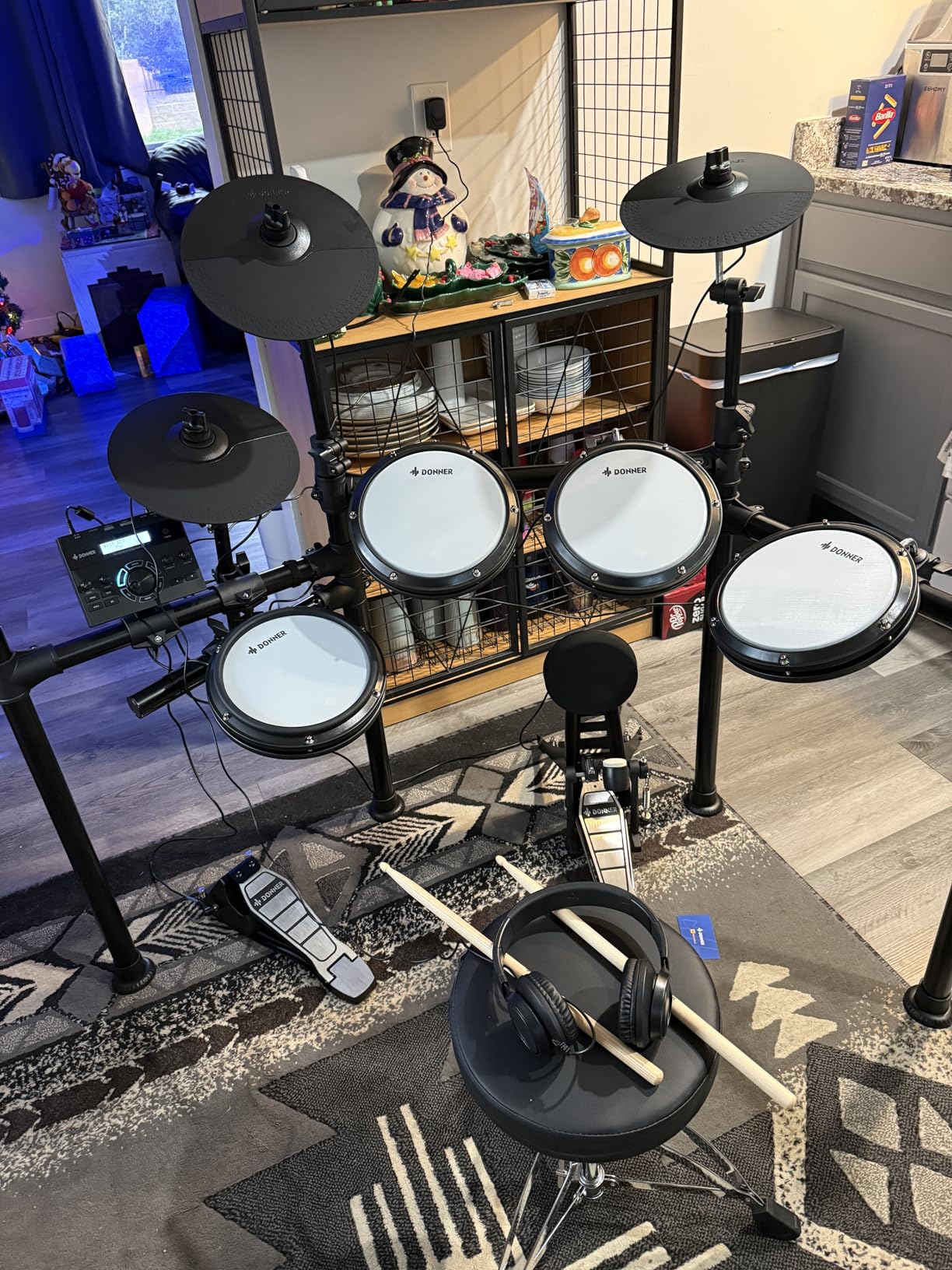 Donner DED-200 Electric Drum Sets with Quiet Mesh Drum Pads, 2 Cymbals w/Choke, 31 Kits and 450+ Sounds, Throne, Headphones, Sticks, USB MIDI, Melodics Lessons customer photo 1