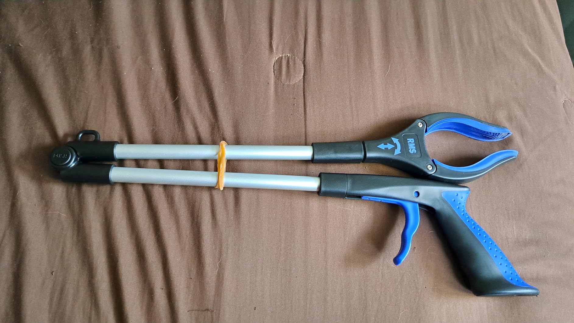 RMS 34 Inch Extra Long Reacher Grabber - Foldable Gripper and Reaching Tool with Rotating Jaw customer photo 2