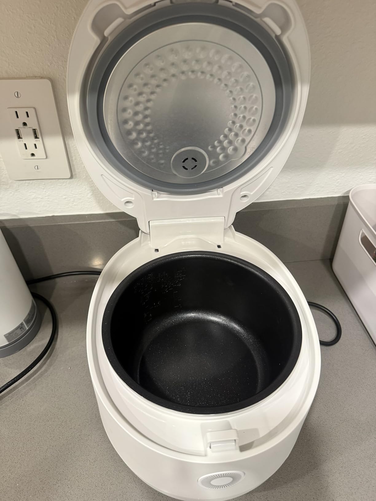 CUCKOO Micom Rice Cooker 6-Cup Uncooked / 12-Cup Cooked with Nonstick Inner Pot, Versatile Rice Maker with 9 Menu Options, Fuzzy Logic Technology, Auto Clean, Quick Rice Mode, White (CR-0675FW) customer photo 2