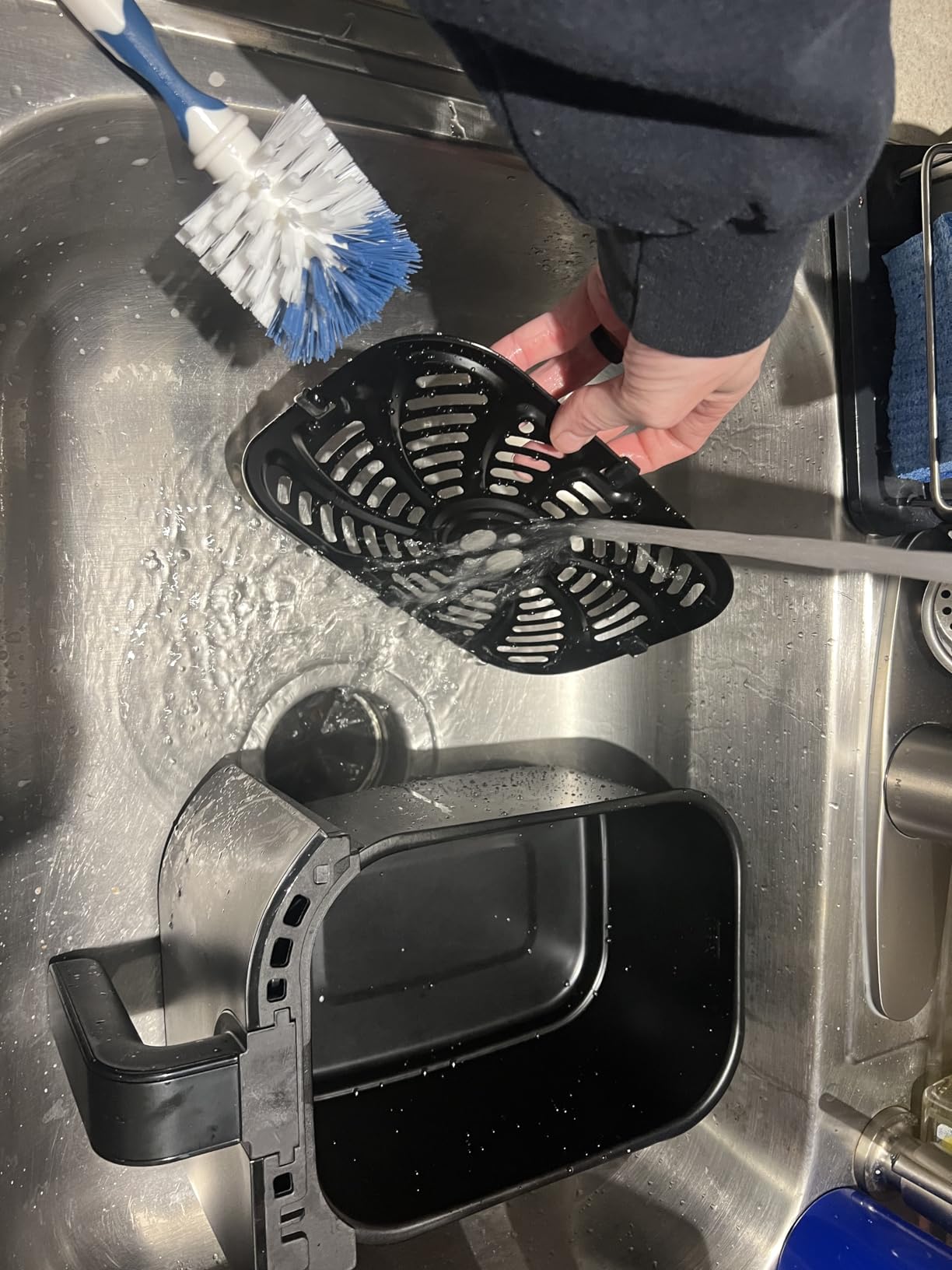 Chefman TurboFry Touch Dual Air Fryer, Maximize The Healthiest Meals With Double Basket Capacity, One-Touch Digital Controls And Shake Reminder customer photo 2