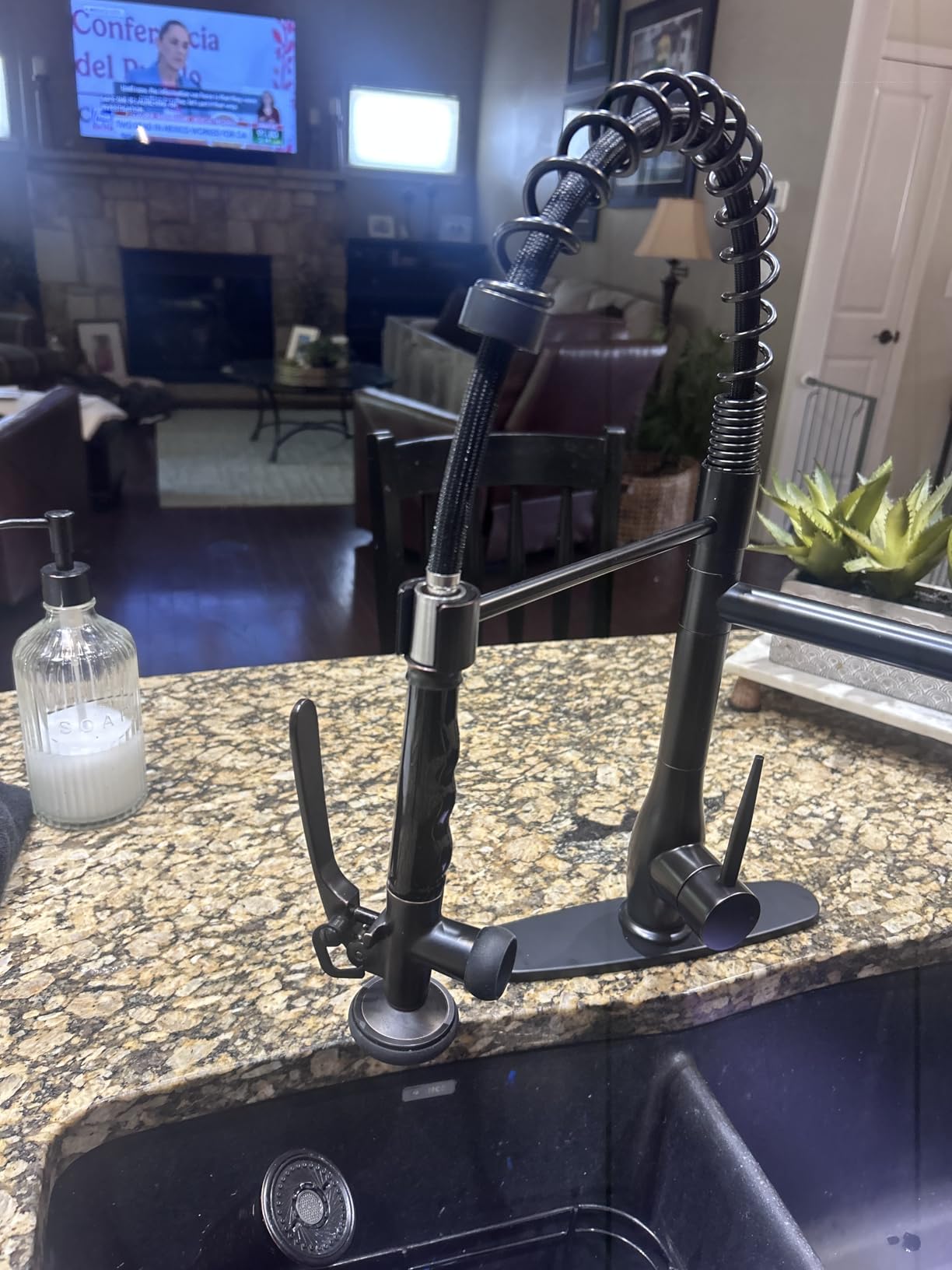 GIMILI Kitchen Faucet with Pull Down Sprayer Single Handle High Pressure Brushed Nickel Kitchen Sink Faucet Commercial Double-Headed Stainless Steel with Deck Plate customer photo 1