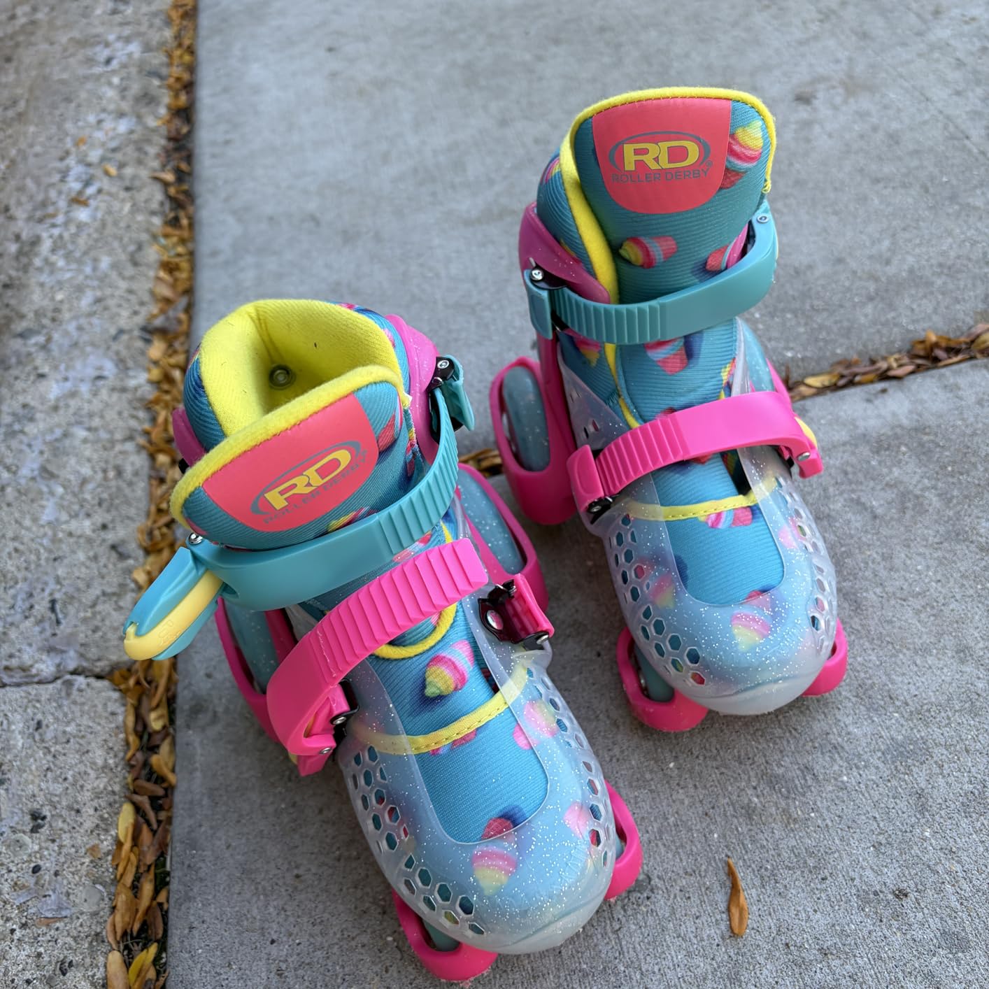Fun Roll Beginner Roller Skates by Roller Derby, Adjustable Sizing, Skates for Kids, Toddlers, Boys, Girls customer photo 2