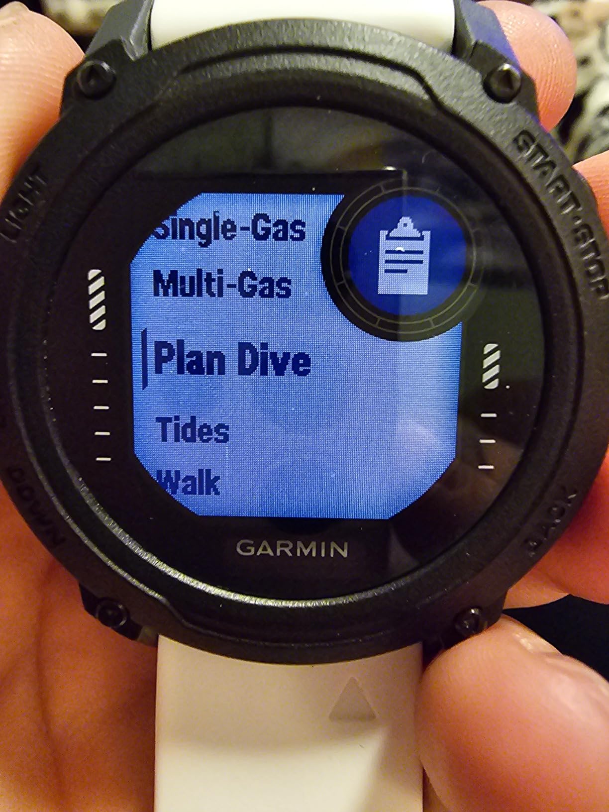Garmin Descent G1, Rugged Dive Computer, Multiple Dive Modes, Activity Tracking, Slate Gray | Multi-Gas Dive Modes, GPS Entry and Exit, 100m Water-Rating, Stores 200 Dives, Up to 25h Dive Battery customer photo 1