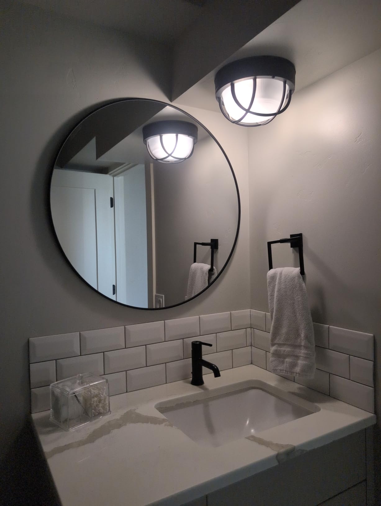 HARRITPURE Round Mirror 30 Black Wall Mounted Circle Mirrors | Vanity Mirror with Aluminum Alloy Frame, Modern Decoration for Bathroom, Living Room, Vanity, Bedroom, Entryway customer photo 1