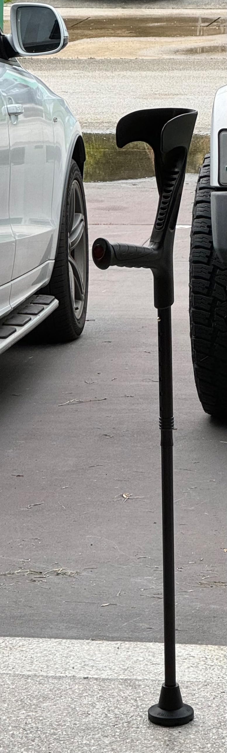 PEPE Mobility Folding Crutches for Adults, Open Cuff, Adjustable Height, Aluminium, Orthopaedic, Elbow Crutches Women and Men, Black customer photo 1