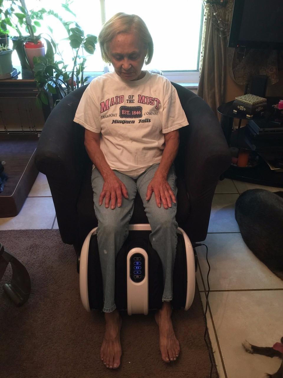 Cloud Massage Shiatsu Foot Massager with Heat, Standard Size, Black | Deep Kneading & Compression, Adjustable Intensity, Multi-Mode Leg and Foot Massager with Remote Control, Anti-Slip Base customer photo 1