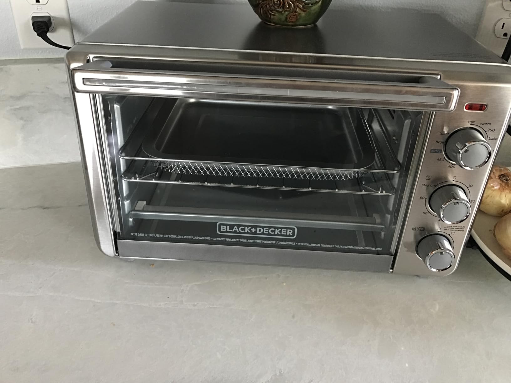 BLACK+DECKER Crisp 'N Bake Air Fryer Countertop Convection Toaster Oven, Large Capacity, 6-Slice, 5-in-1, Fits 12