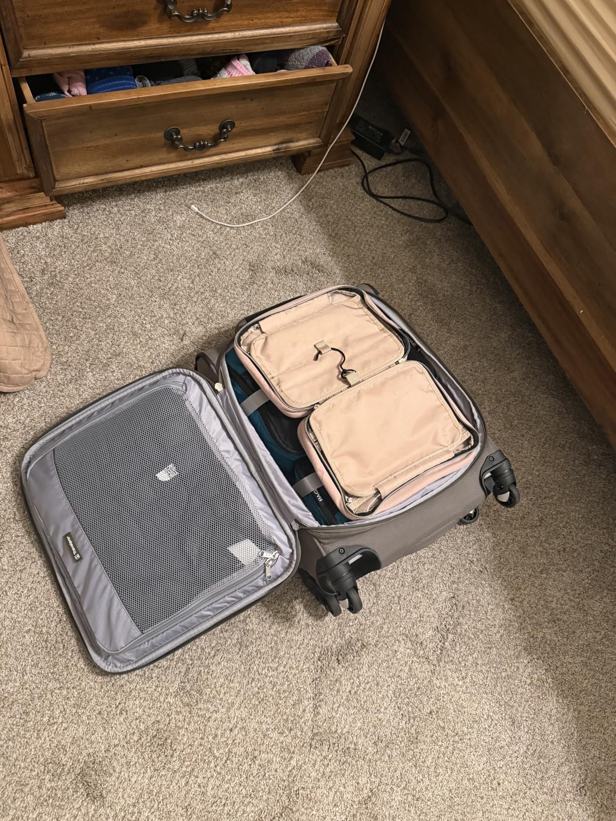 Travelpro Maxlite 5 Softside Expandable Luggage with 4 Spinner Wheels, Lightweight Suitcase, Men and Women, Ensign Blue, Checked-Medium 25-Inch customer photo 1
