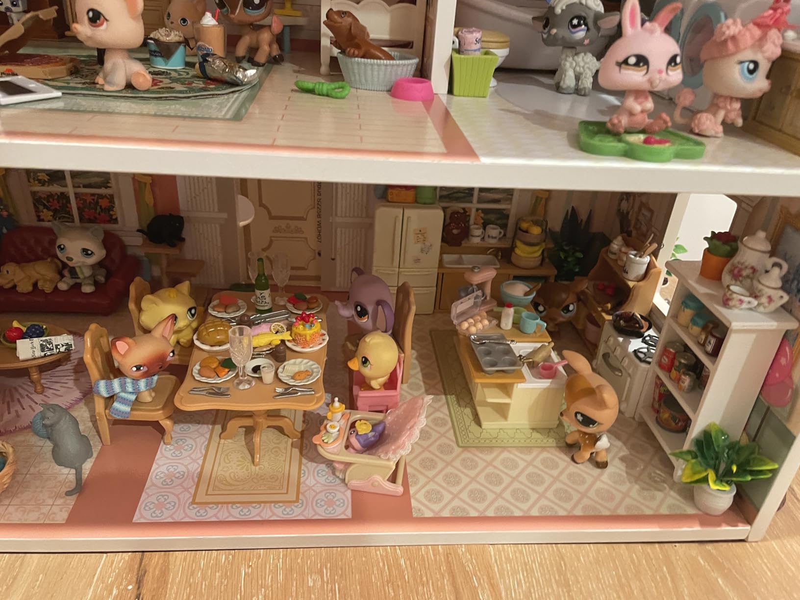 ROBUD Wooden Dollhouse for Kids Girls, Pretend Play Toy Gift for 3 4 5 6 Years Old Girls Boys customer photo 1