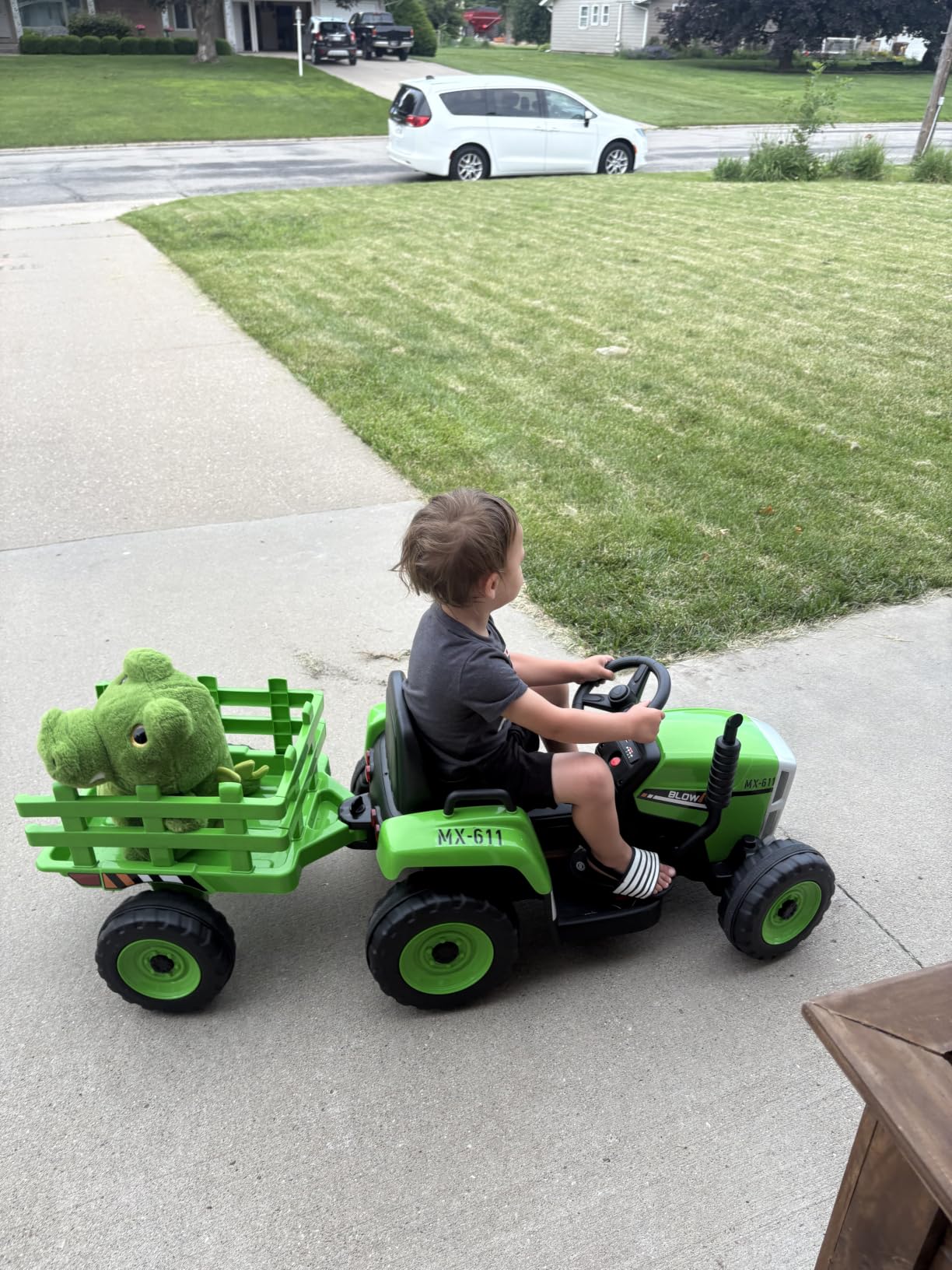 Costzon Ride on Tractor with Detachable Trailer, Kids' Electric Vehicles w/3-Gear-Shift Ground Loader, Wireless Design & USB, 7 LED Headlights, Remote Control Tractor Toy for Kids 3+ (12V, Dark Green) customer photo 2
