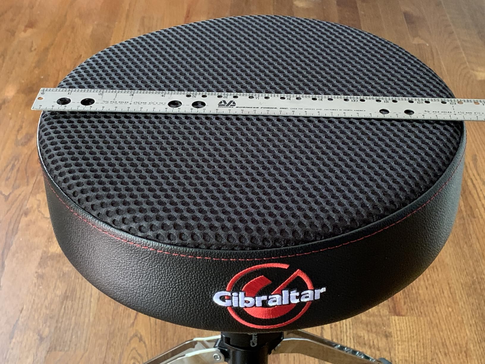 Gibraltar 9000 Series Hydraulic Saddle Drum Throne (9808HMB) customer photo 1