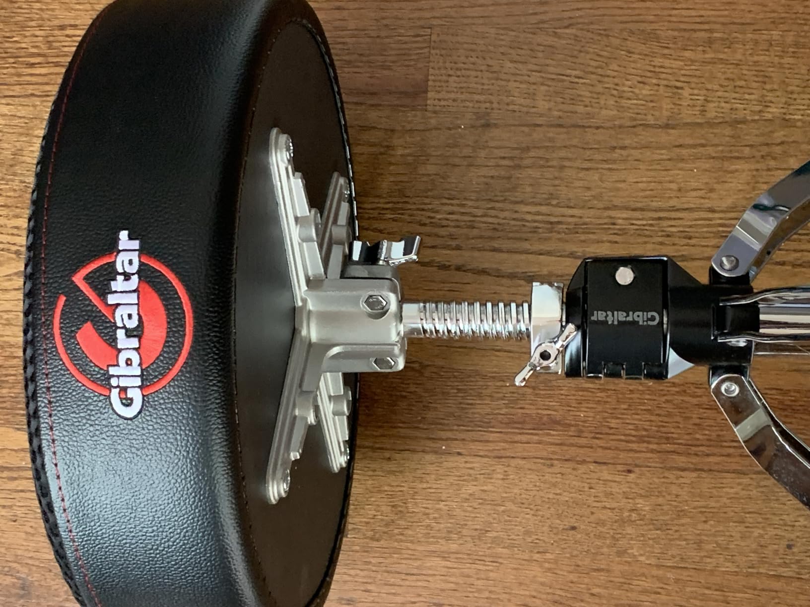 Gibraltar 9000 Series Hydraulic Saddle Drum Throne (9808HMB) customer photo 2