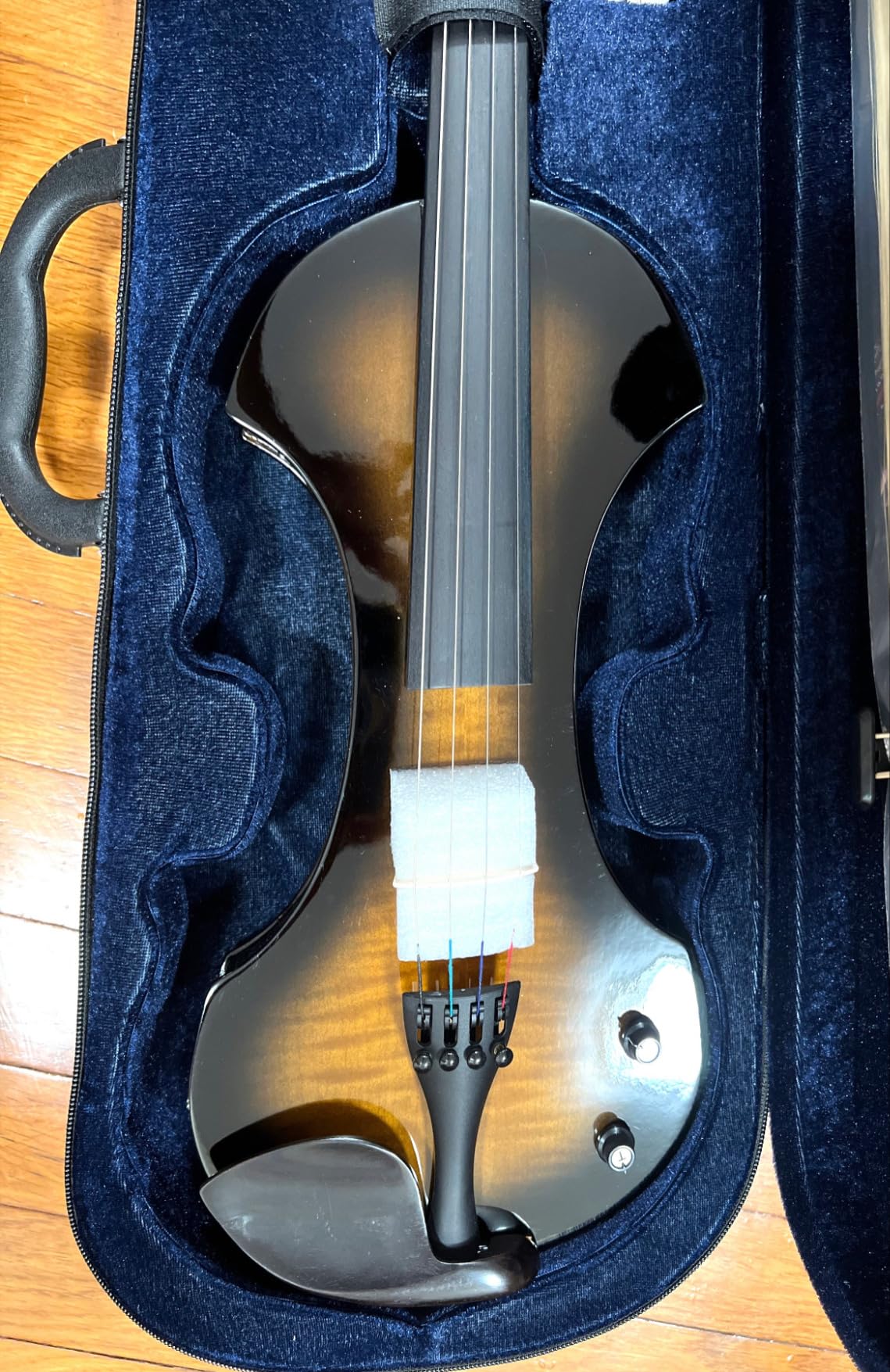 Pyle Full Size Electric Violin, 4/4 Solid Wood Silent Fiddle, with Amplifier Kit, Hard Case, Bow, Ebony Fittings, Digital Tuner, Extra Strings, Rosin customer photo 2