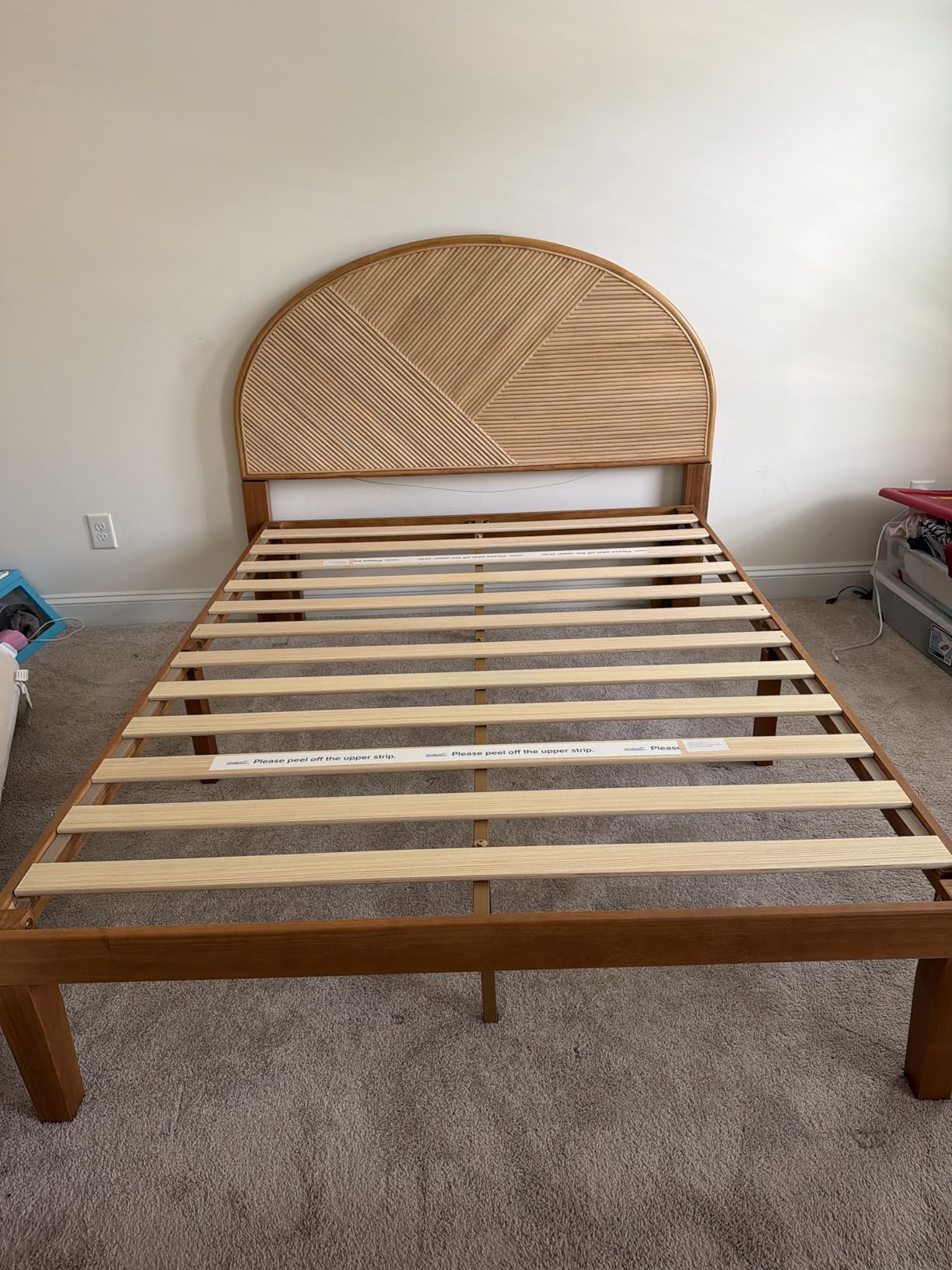 Mellow Naturalista Classic 16 Inch Solid Wood Platform Bed with Wooden Slats, Cherry, Queen customer photo 1
