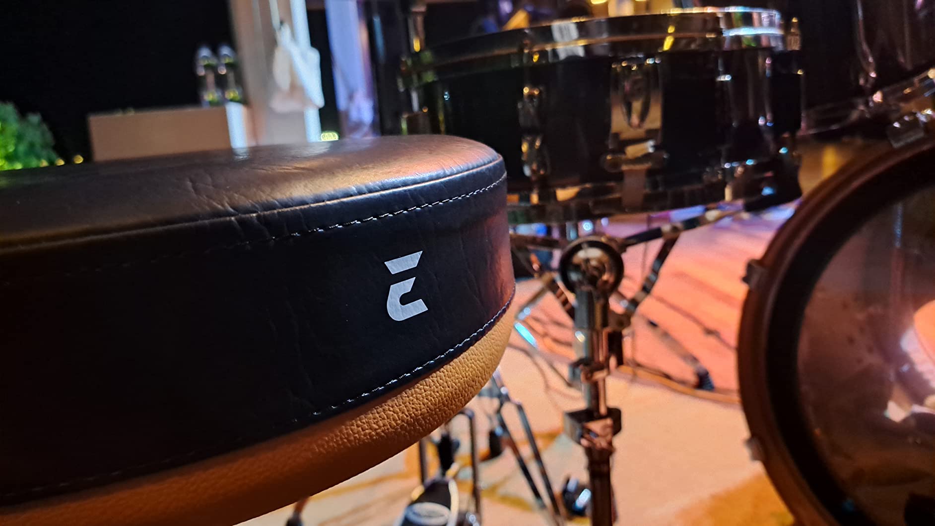 Premium Motorcycle Drum Throne, Memory Foam Cushion, Threaded Height Adjustment (Edge Hardware NE1M) customer photo 1
