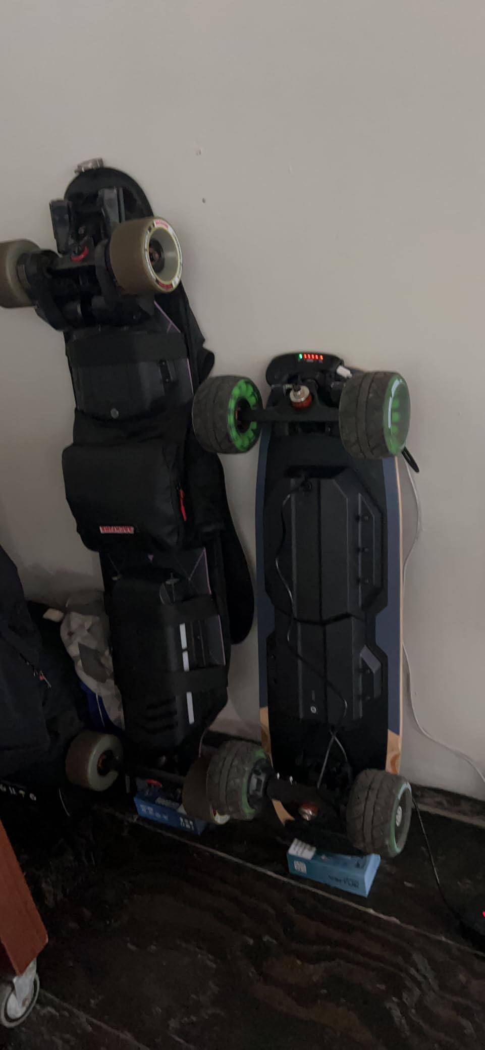 Mini Series Electric Skateboard with Remote, Up to 26-32 MPH Top Speed, 11-24 Miles Range, 330 Pounds Max Load, 30-34 Inches Maple Cruiser for Adults and Teens, Mini5 MINI3 Max Edge Flow customer photo 2