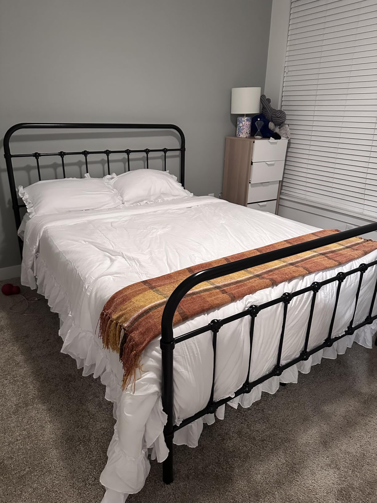 Allewie Queen Size Metal Platform Bed Frame with Victorian Style Wrought Iron-Art Headboard/Footboard, No Box Spring Required, Black customer photo 1