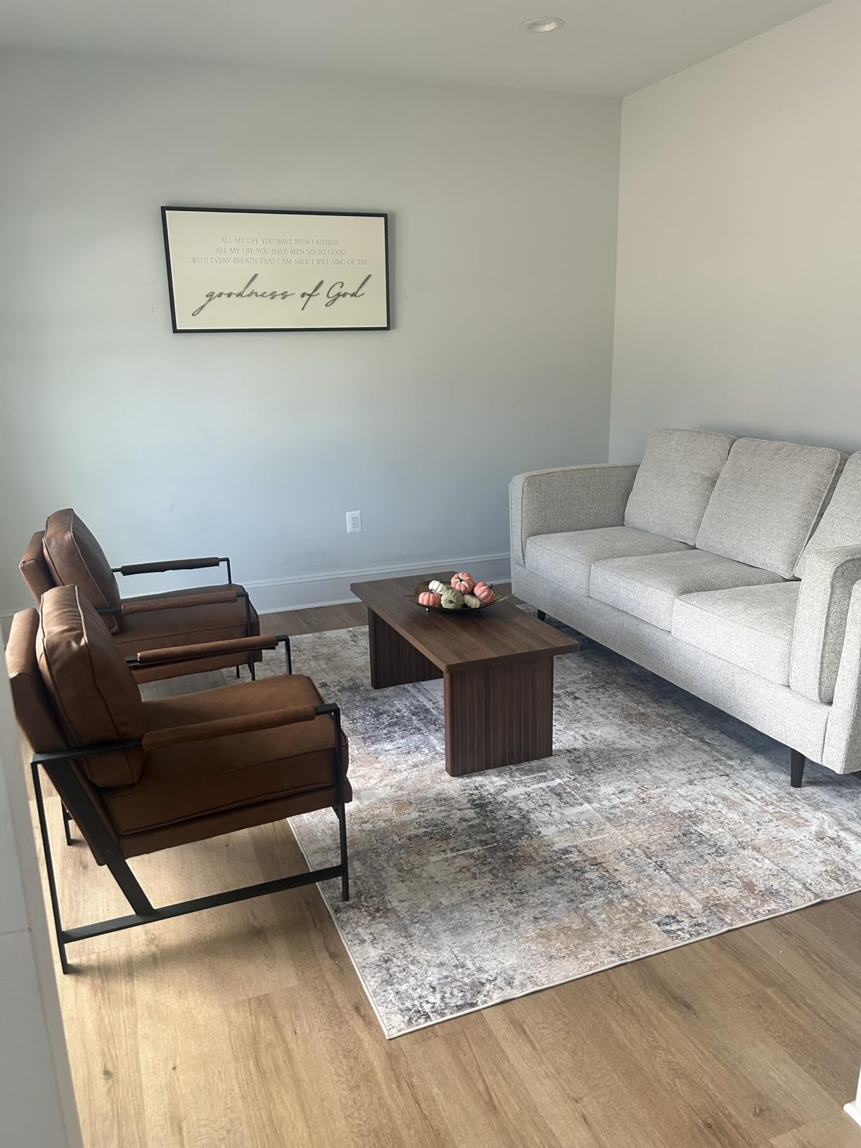 Yaheetech Set of 2 Accent Chairs for Living Room, Oversized Faux Leather Chair, Mid Century Modern Reading Chair for Bedroom Waiting Room, Light Brown | Oversized Faux Leather Chair with Soft Cushion, Ergonomic 105° Back, Reading Chair for Living Room, Bedroom and Waiting Room customer photo 2