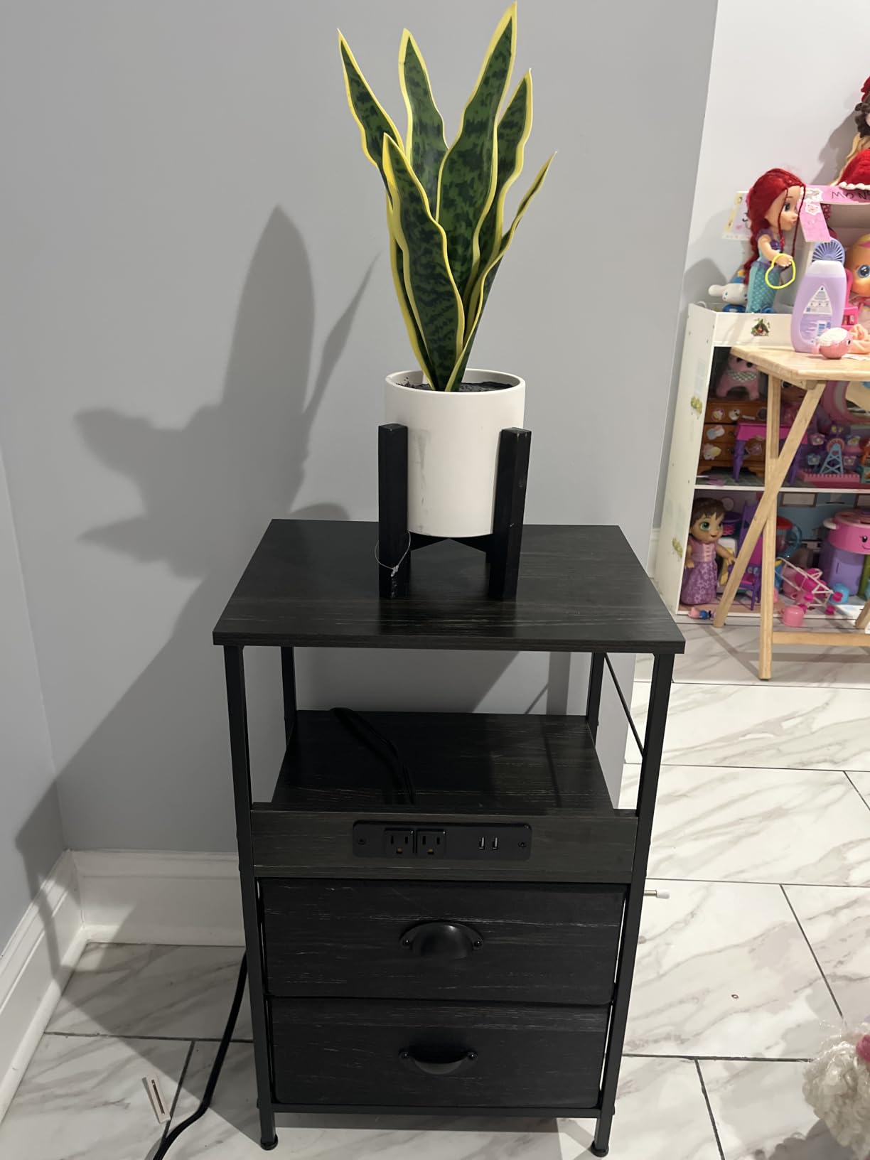 Furologee End Table with Charging Station, Nightstand with Fabric Drawers, Side Tables with USB Ports & Outlets, Night Stand with Storage Shelf & Hooks, for Living Room/Bedroom, White customer photo 1