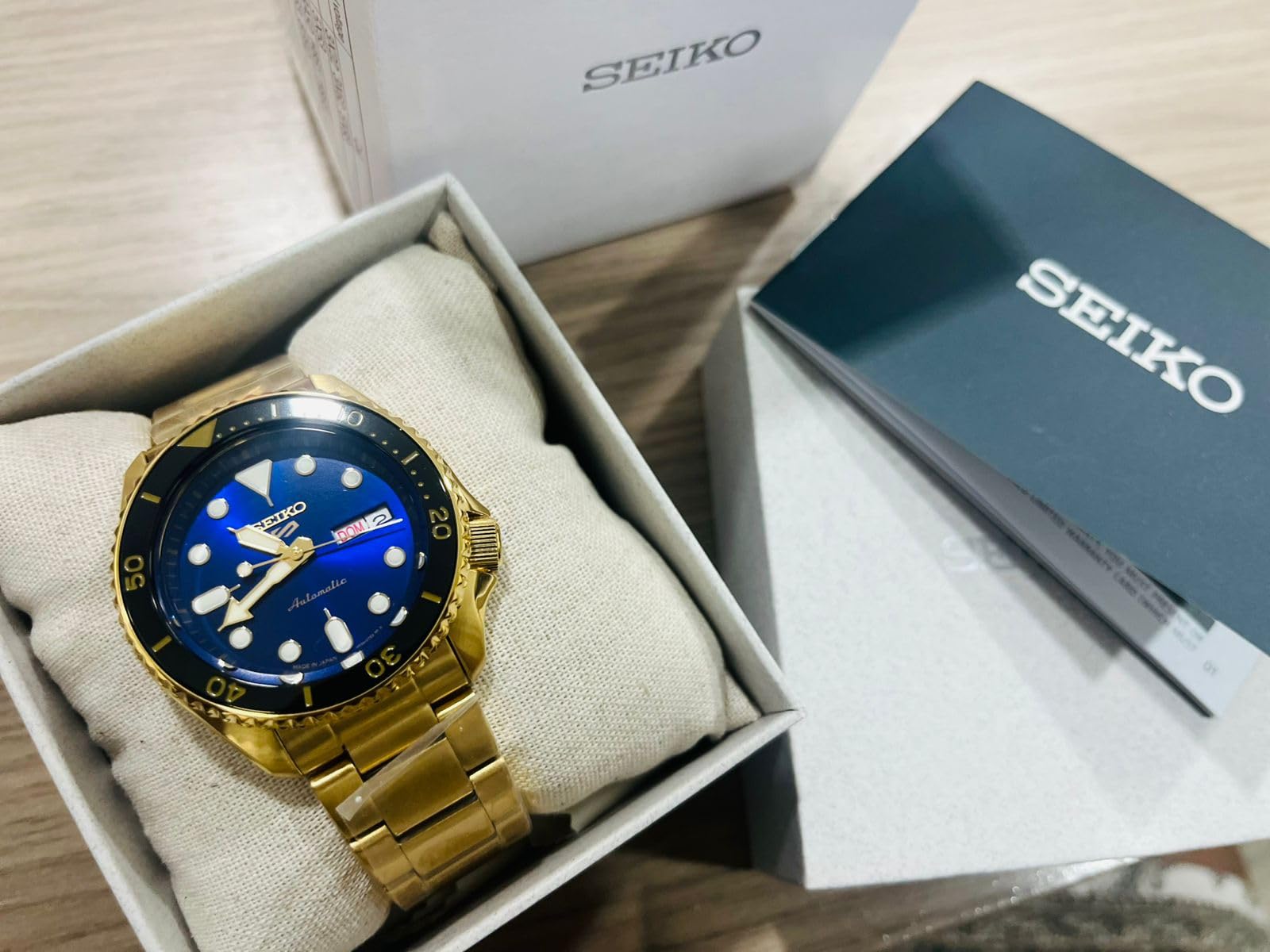 SEIKO Automatic Watch for Men - 5 Sports Collection | Men's Sport Watch, Stainless Steel Gold Finish, Water-Resistant 100M, Luminous Hands customer photo 2