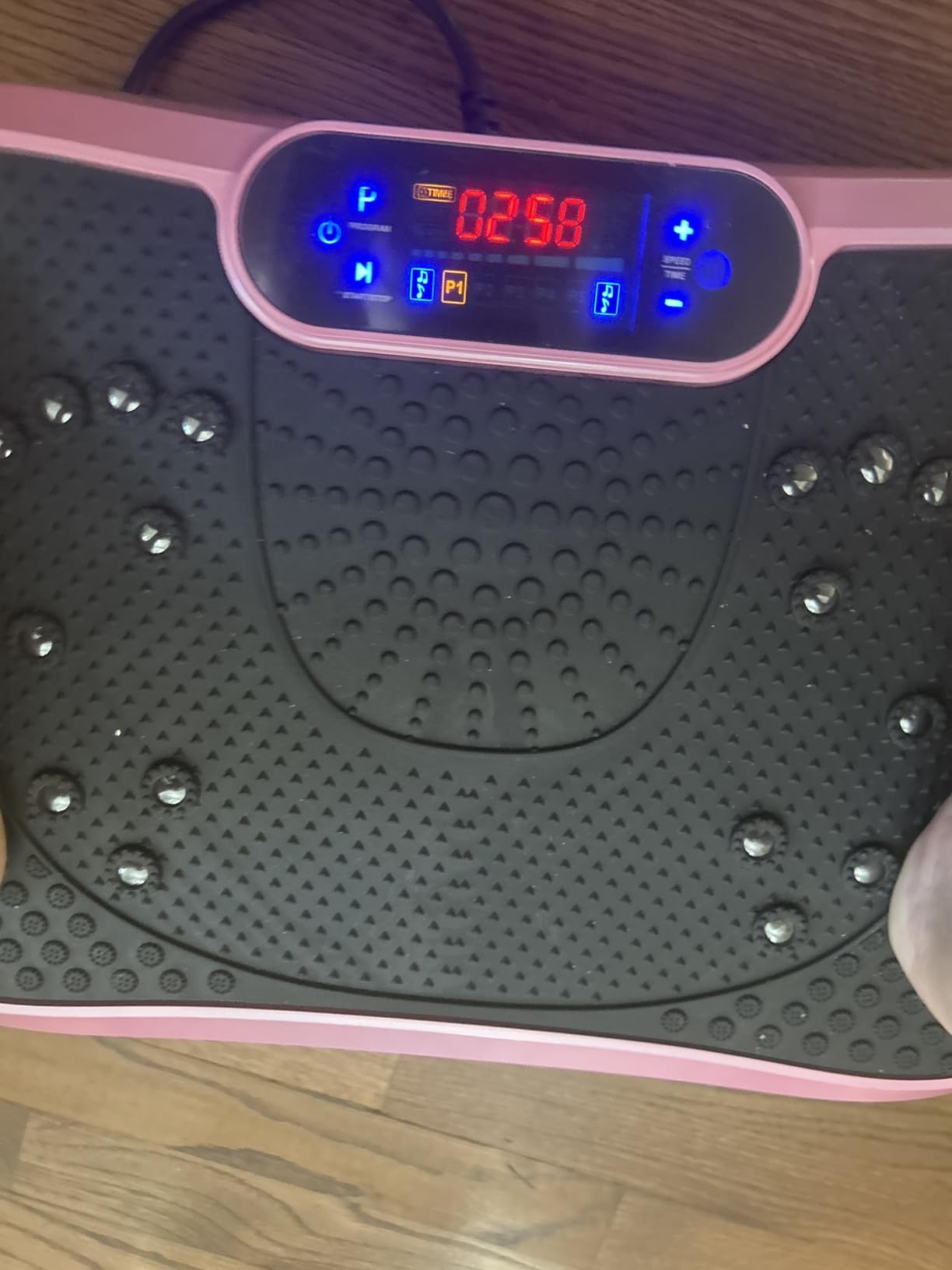 AXV Vibration Plate Fitness Platform Exercise Machine Vibrating Shaking Full Body Shaker Workout Vibrate Stand Shake Board Sport for Weight Loss Fat Burner for Gym Home Office customer photo 1