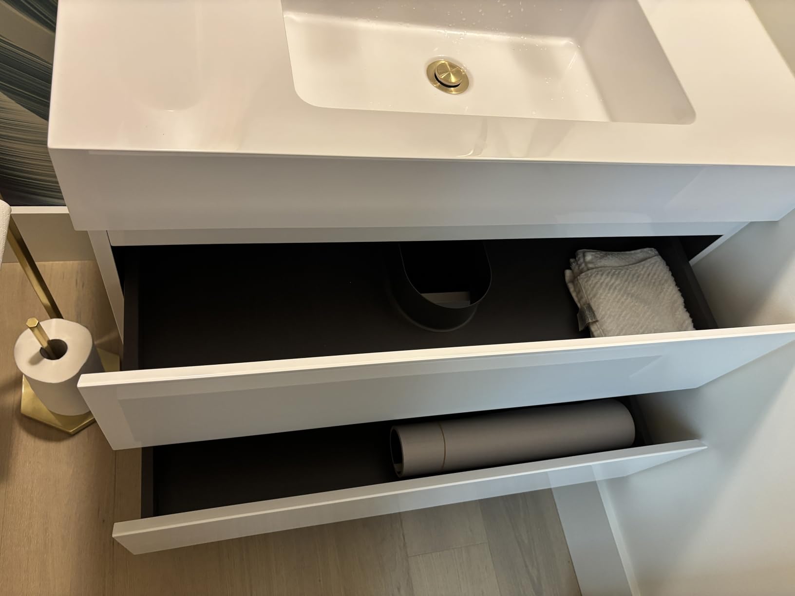 Alice 30Inch Modern Bathroom Vanity (White Glossy, Rectangular) with Sink and Overflow, Floating Wall Mounted Storage Cabinet, One-Piece Basin, E1 Environmental Protection Board | Modern Wall-Mounted Vanity with Engineered Stone Top, 2 Soft-Close Drawers, Spacious Storage for Small Space, Guest Bathroom customer photo 2