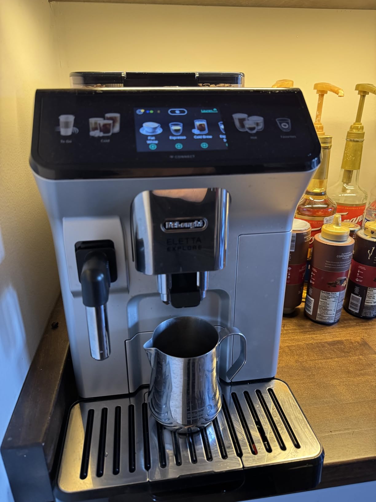 De'Longhi Eletta Explore Espresso Machine with Coffee Grinder, Milk Frother, 50+ One-Touch Recipes, Travel Mug, Hot & Cold Frother, Built-In Grinder, 4 User Profiles customer photo 1