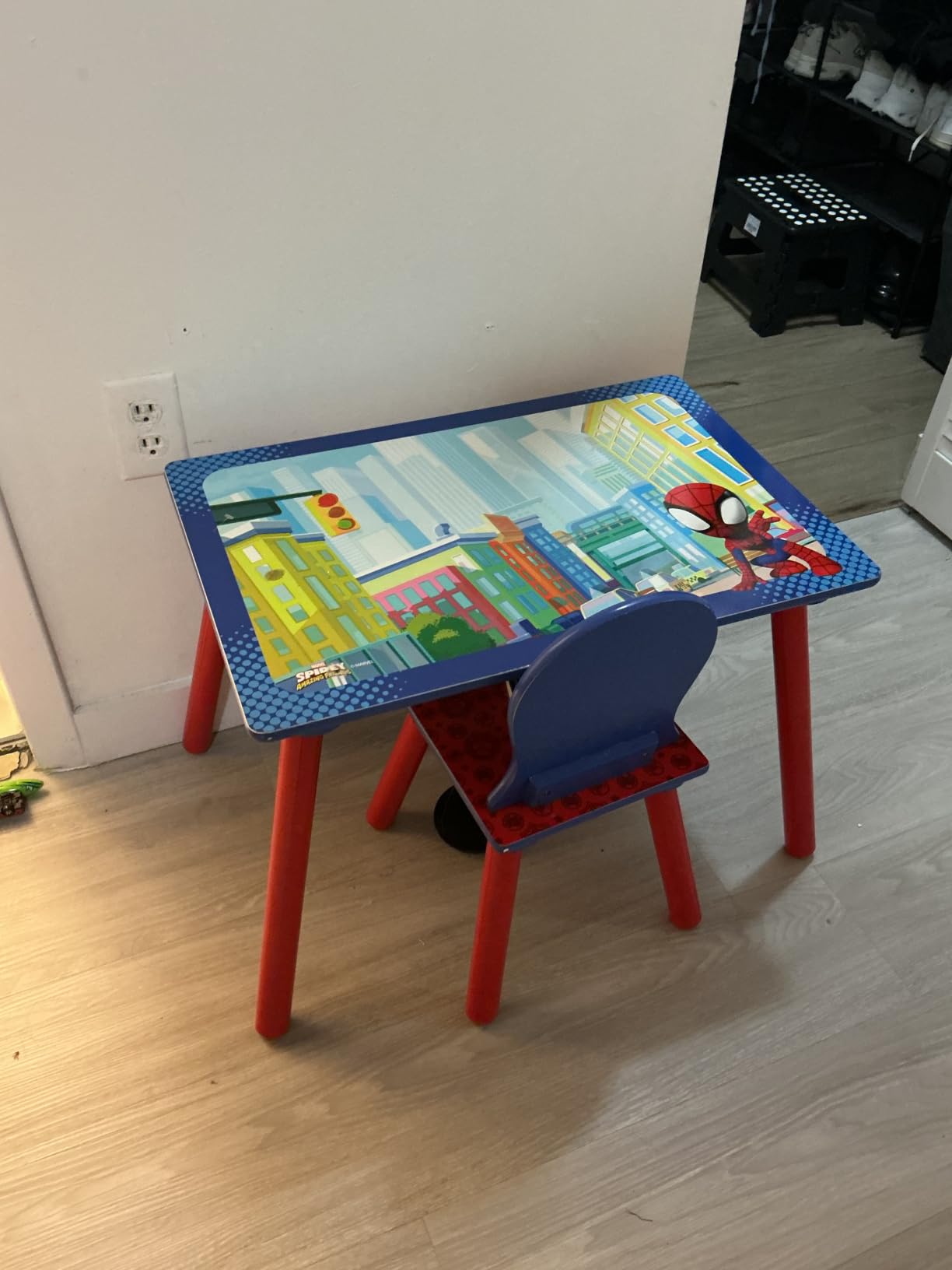 Delta Children - Marvel Spidey and His Amazing Friends 4-Piece Toddler Room-in-a-Box Set - Includes Sleep and Play Toddler Bed, Table, 1 Chair and Fabric Toy Box, Blue/Red customer photo 1