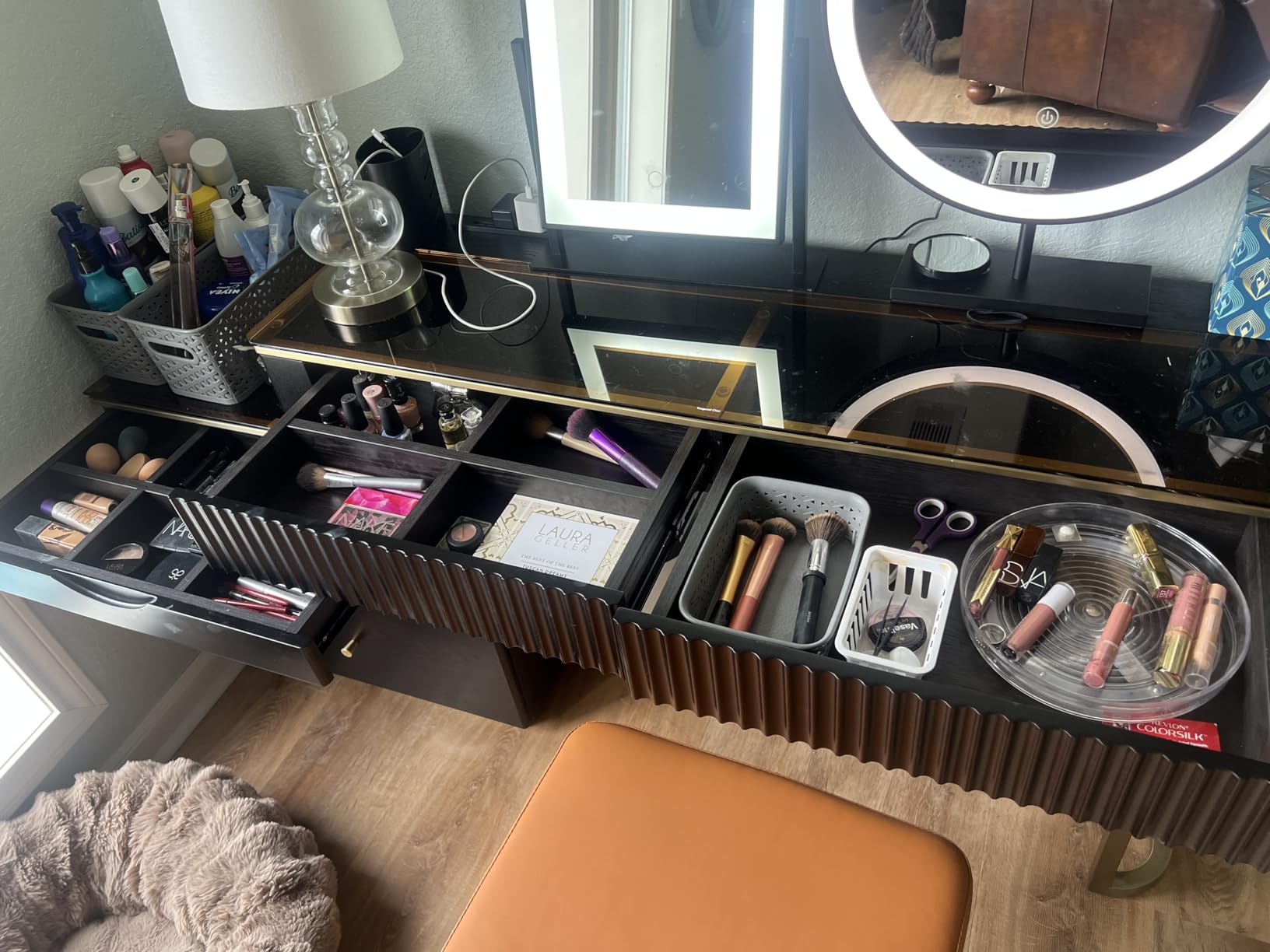 Lartis Makeup Vanity, extendable Dresser Set, Dressing Table, Super Storage, LED Lighted Vanity Mirror with ash All Solid Wood upholstered Makeup Stool customer photo 1