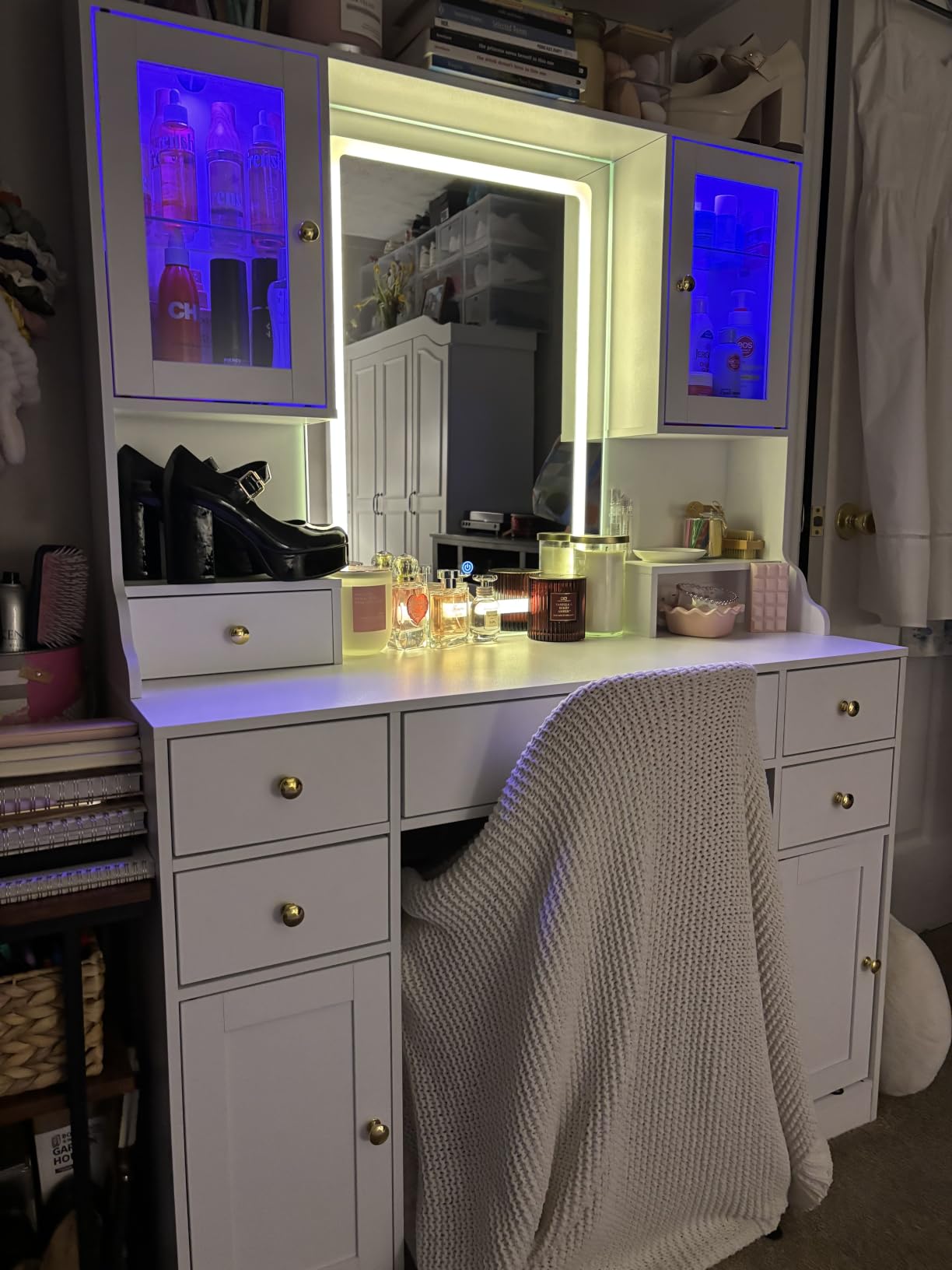 White Makeup Vanity Desk with Mirror and Lights, Large Vanity Table Set with Charging Station, Dressing Table with RGB Cabinets, Makeup Vanity Mirror with Light Desk and Drawers, 3 LED Light Modes customer photo 2