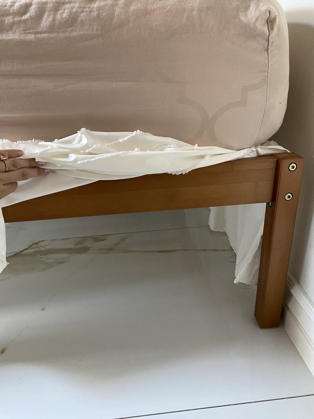 Zinus Ellie 14 Inch Queen Bamboo Platform Bed Frame, Wood Slat Support, No Box Spring Needed, Easy Assembly, Brown customer photo 1