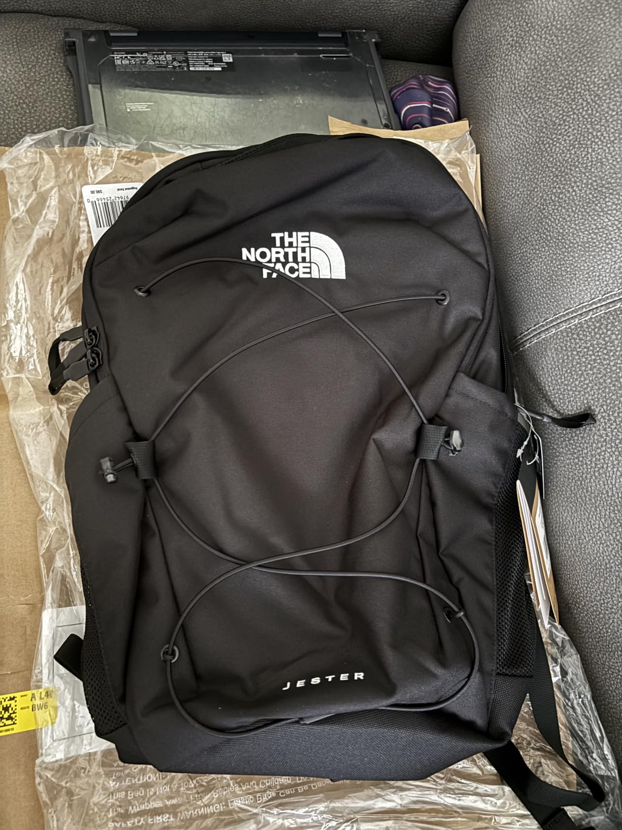 The North Face Jester Everyday Laptop Backpack - Commuter Daypack, Water Repellent, Laptop Sleeve, TNF Black-NPF, One Size customer photo 2