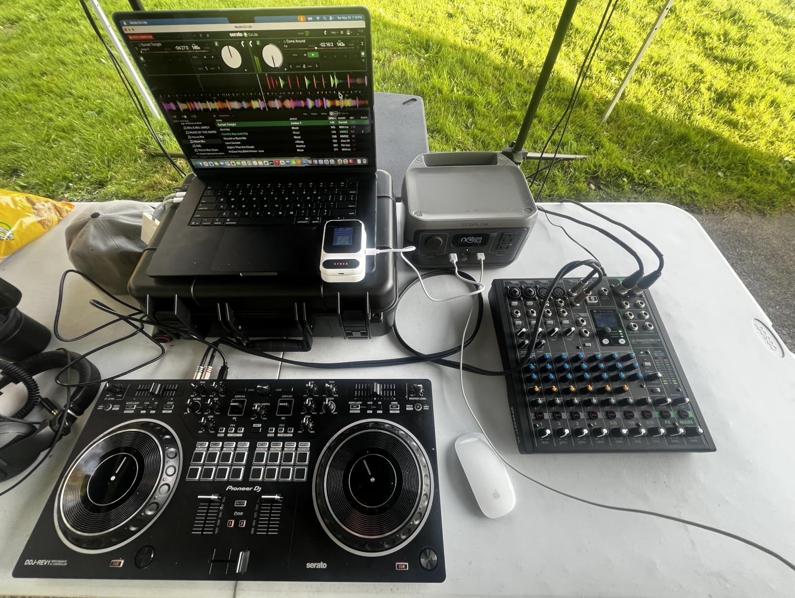 Mackie ProFX10v3+ 10-Channel Professional Analog Mixer with USB, Onyx Mic Preamps, GigFX Effects Engine, and Bluetooth customer photo 1