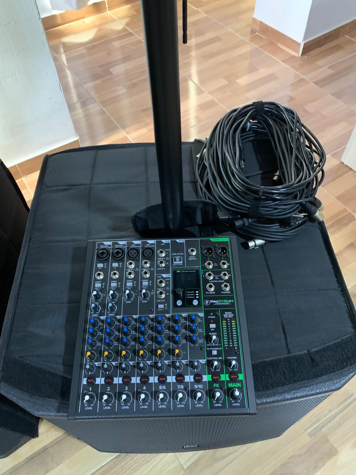 Mackie ProFX10v3+ 10-Channel Professional Analog Mixer with USB, Onyx Mic Preamps, GigFX Effects Engine, and Bluetooth customer photo 2