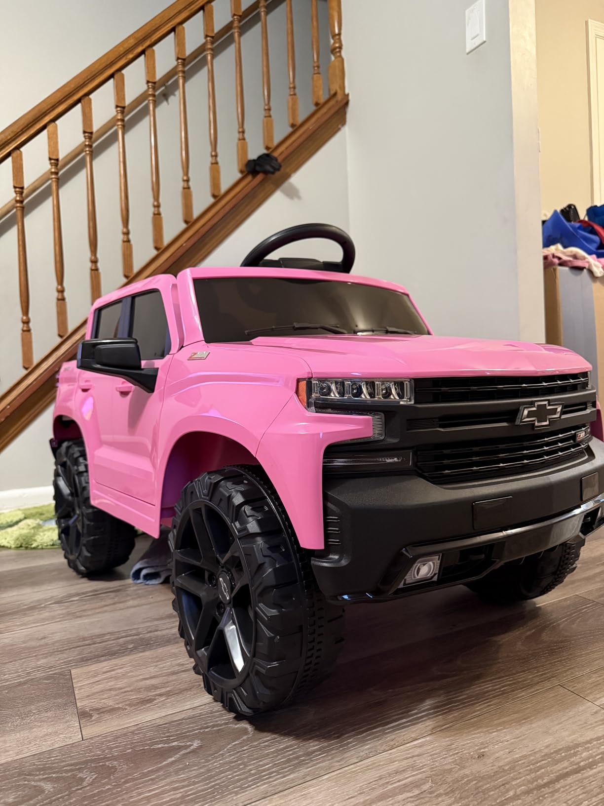 Best Choice Products 12V Licensed Chevrolet Silverado Ride On Truck, Electric Car Toy w/Parent Remote Control, Truck Bed Storage, Bluetooth Speaker, LED Lights, 2.5 MPH Max Speed - White customer photo 2