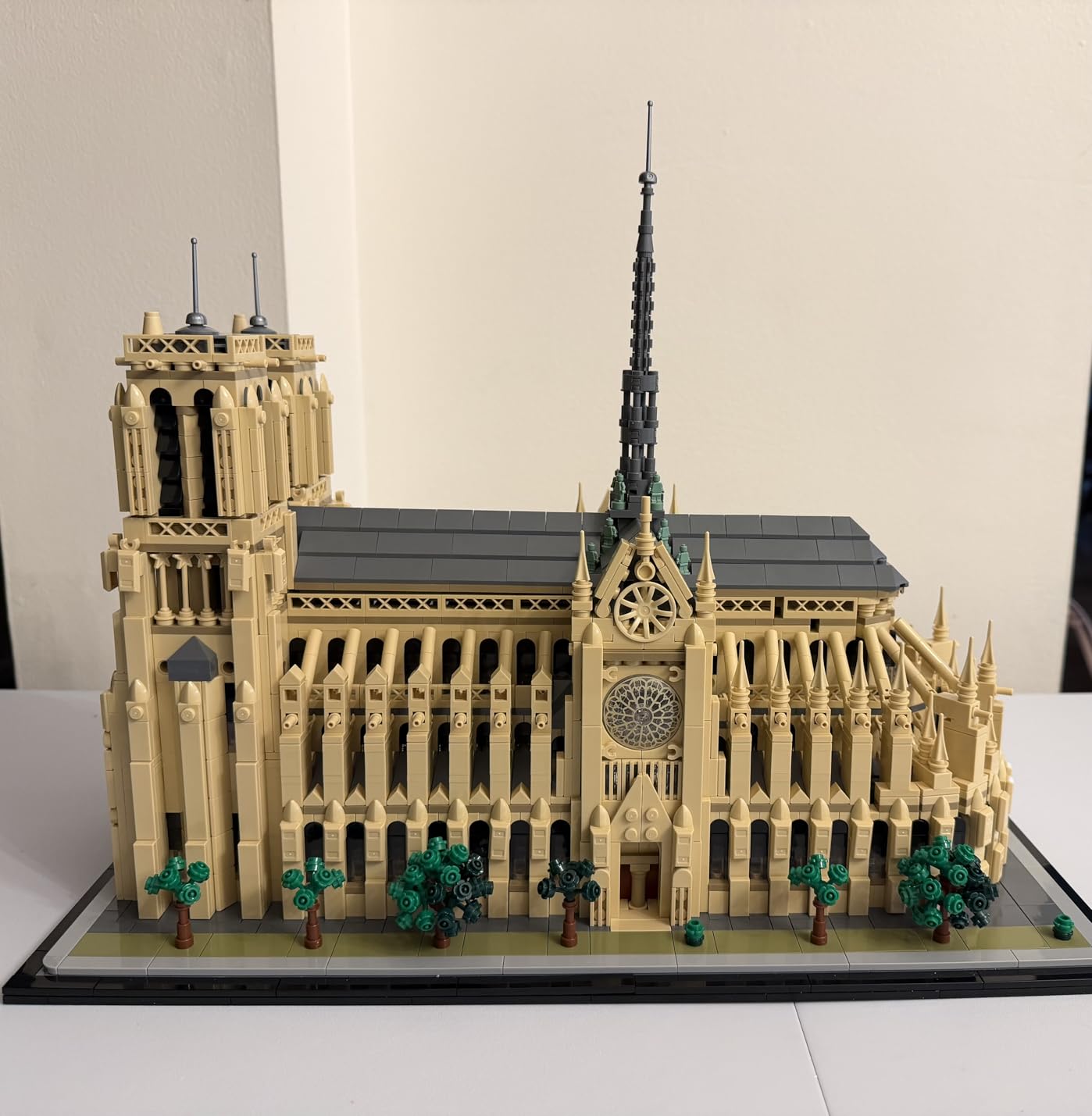 LEGO Architecture Notre-Dame de Paris Replica, Architectural Model Kit, Collectible Building Set for Adults, Build and Display Souvenir, Gift Idea for Lovers of History, Travel and Art, 21061 customer photo 1