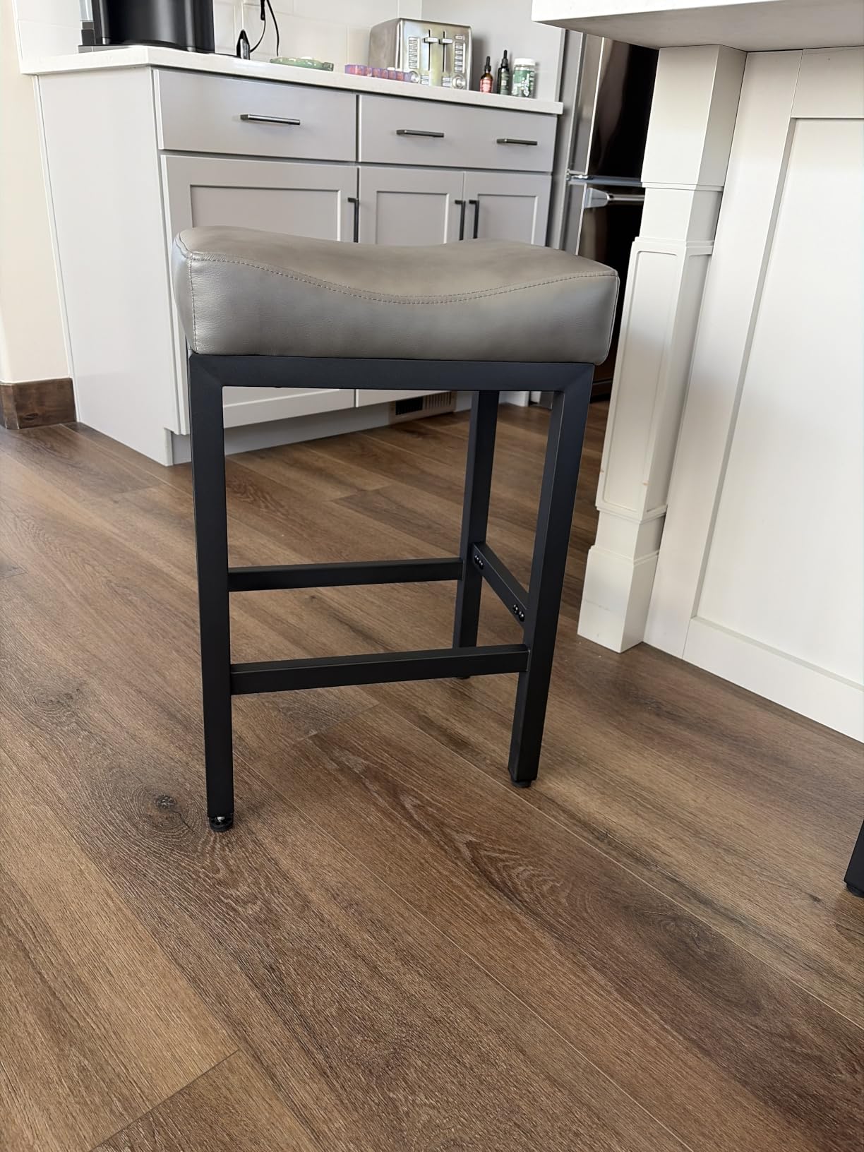Raynesys 24 Inche Bonded Leather Counter Height Bar Stools Set of 2 Square | Barstools with Thick Bonded Leather Saddle Seats & Heavy Duty Metal Base for Kitchen Counter, Easy Assembly, Brown/Black customer photo 2