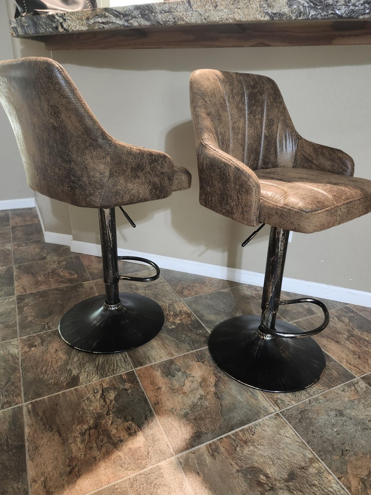 VECELO Bar Stools Set of 2, Adjustable Counter Height Barstools with Back and Arm, Swivel Bar Chair Stools for Kitchen Counter Island Cafe Dining Room, Industrial Style, Brown customer photo 1