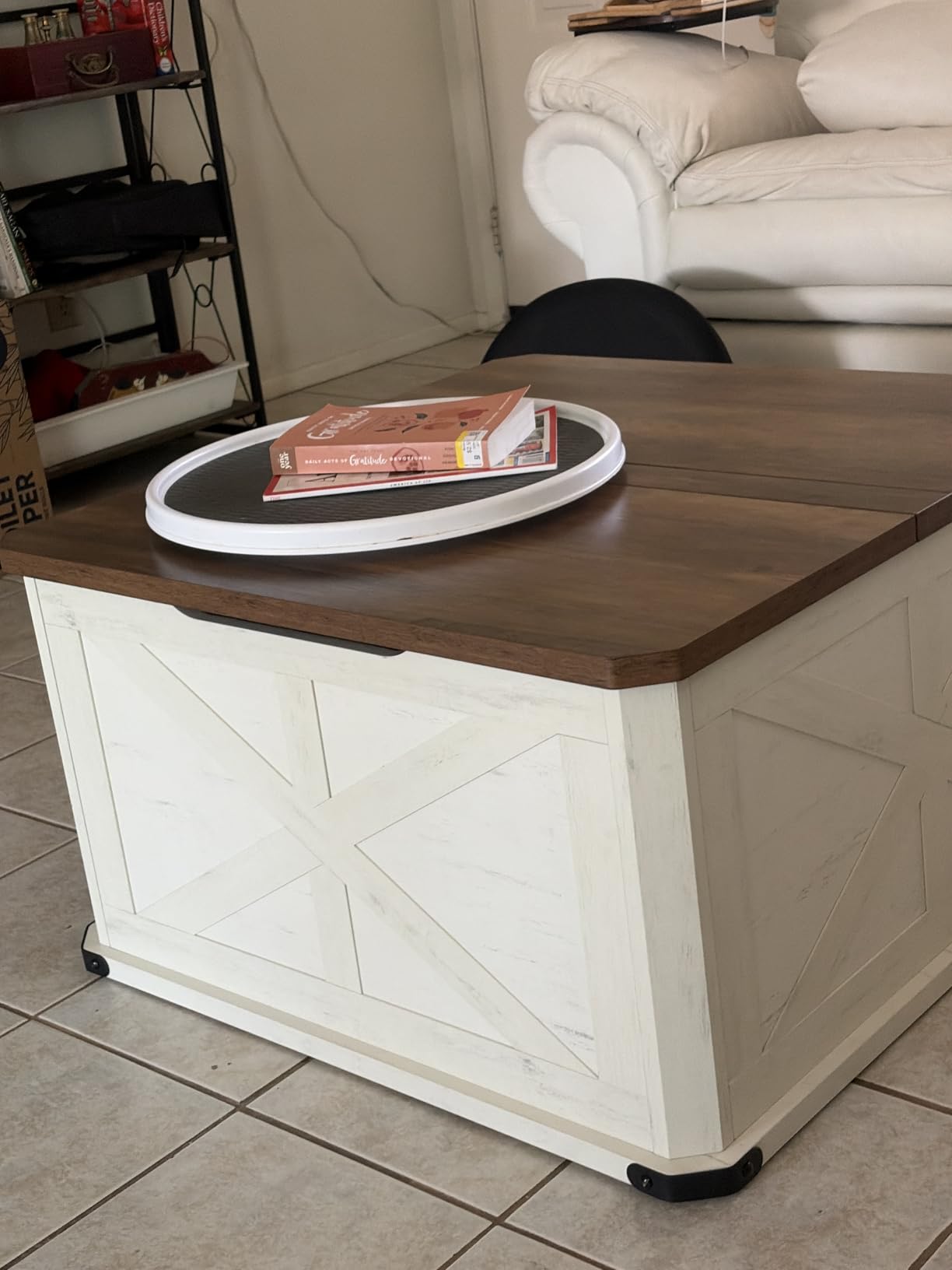 VASAGLE LIRY Collection - Farmhouse Coffee Table with Storage, Square Coffee Table for Living Room, Center Table with Flip-Top Lids, Honey Brown and Rustic White ULCT232W73 customer photo 2