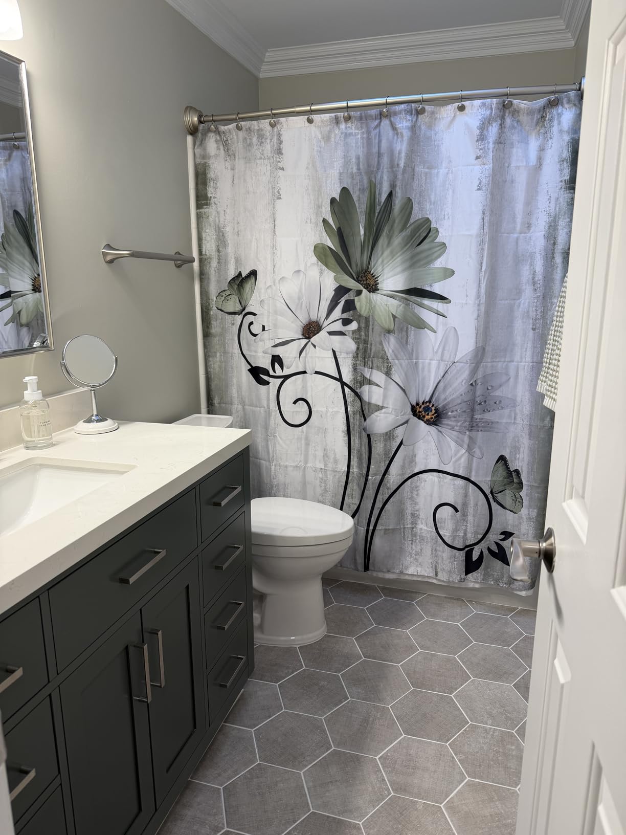 ARIEL Hepburn 48-inch Bathroom Vanity with Sink, Solid Wood, 1.5-inch Carrara White Quartz Countertop & Backsplash, Single Rectangular Porcelain Sink, 2 Soft Closing Doors, 9 Dovetail Drawers, White customer photo 2