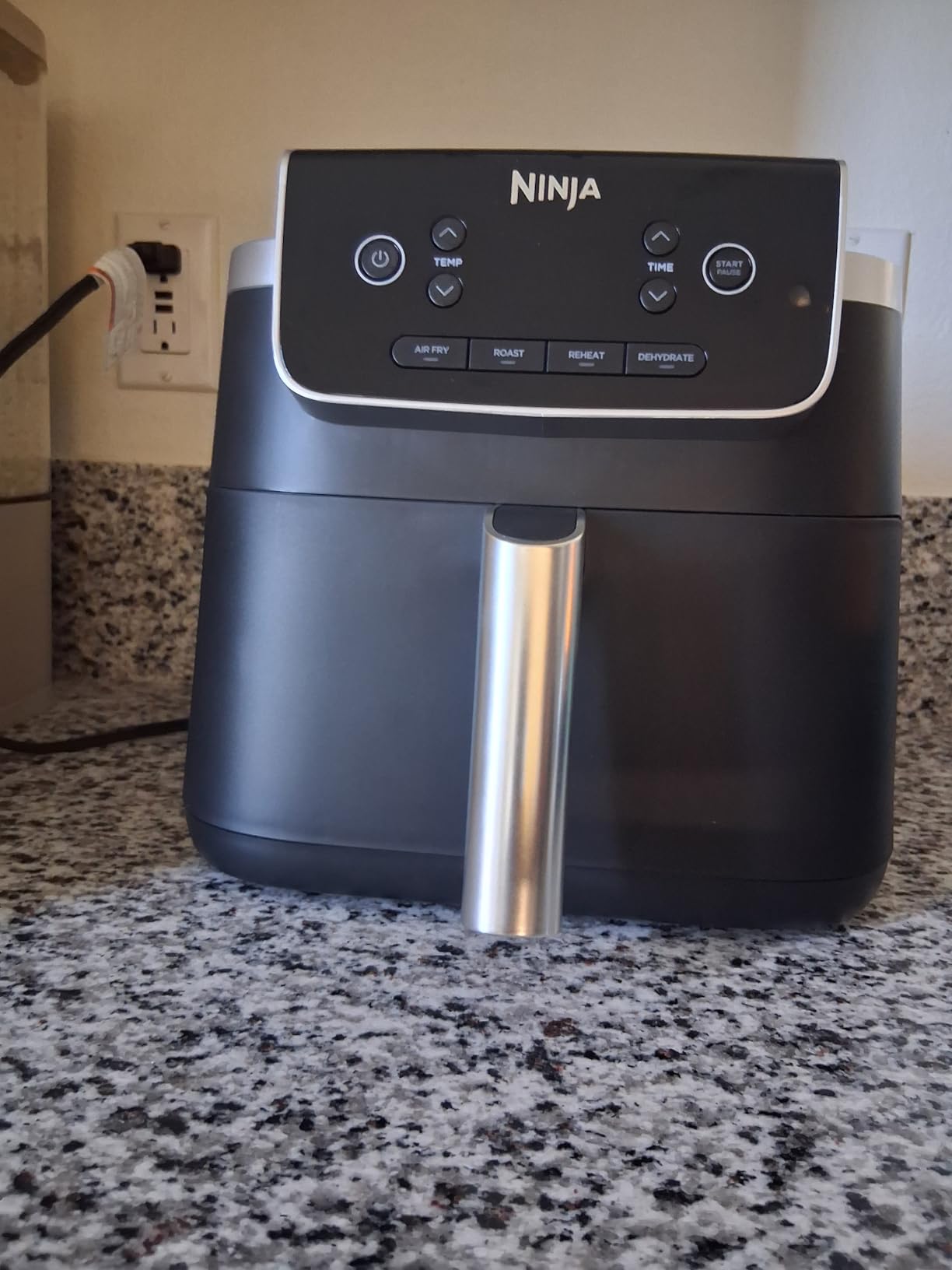 Ninja Air Fryer with Air Crisp | 5 QT Capacity | 4-in-1 Pro Air Fry, Roast, Reheat, Dehydrate | AF141 customer photo 1