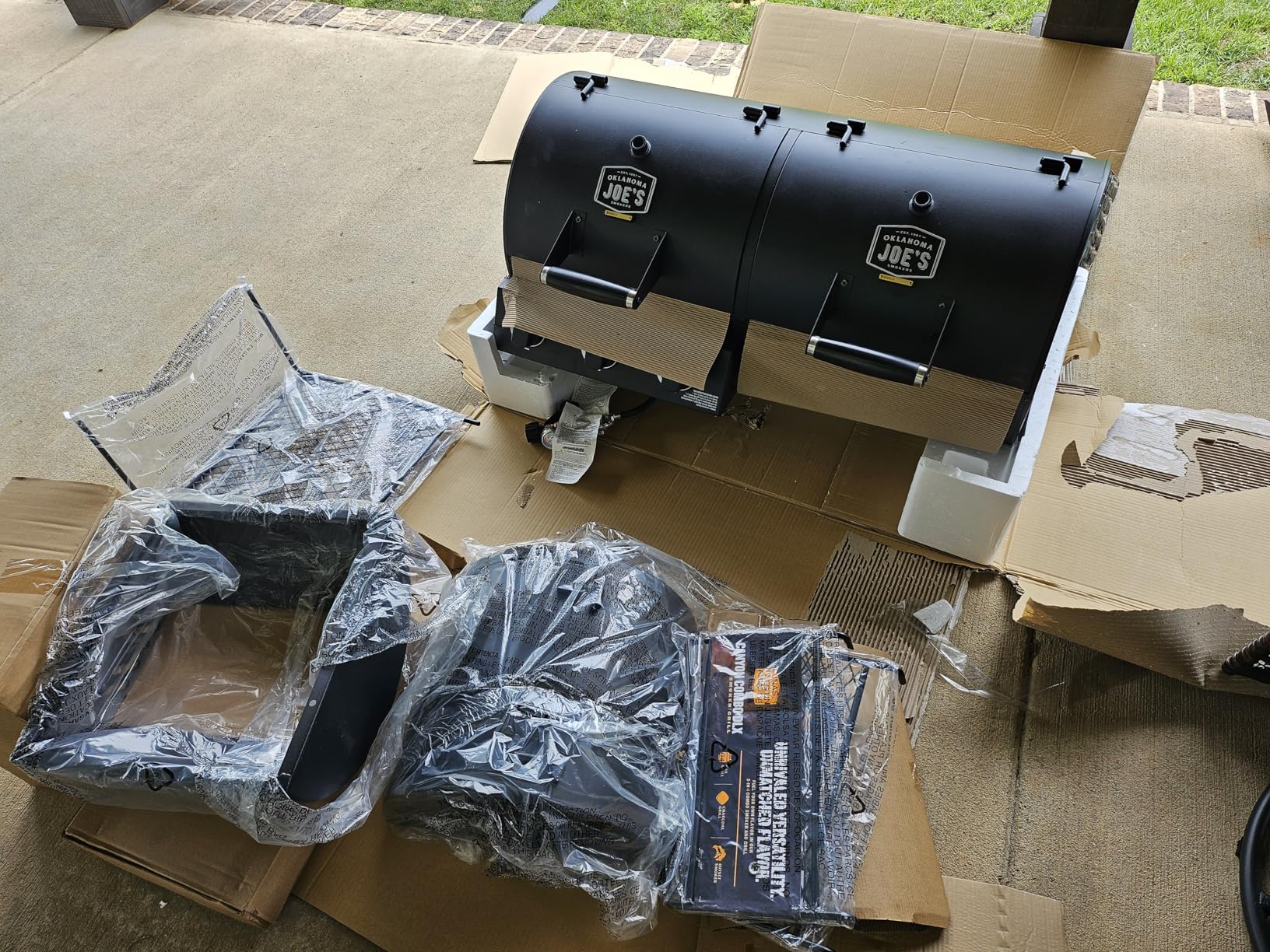 Oklahoma Joe's Canyon Combo DLX Charcoal and Propane Gas Smoker & Grill - 24203005 customer photo 1