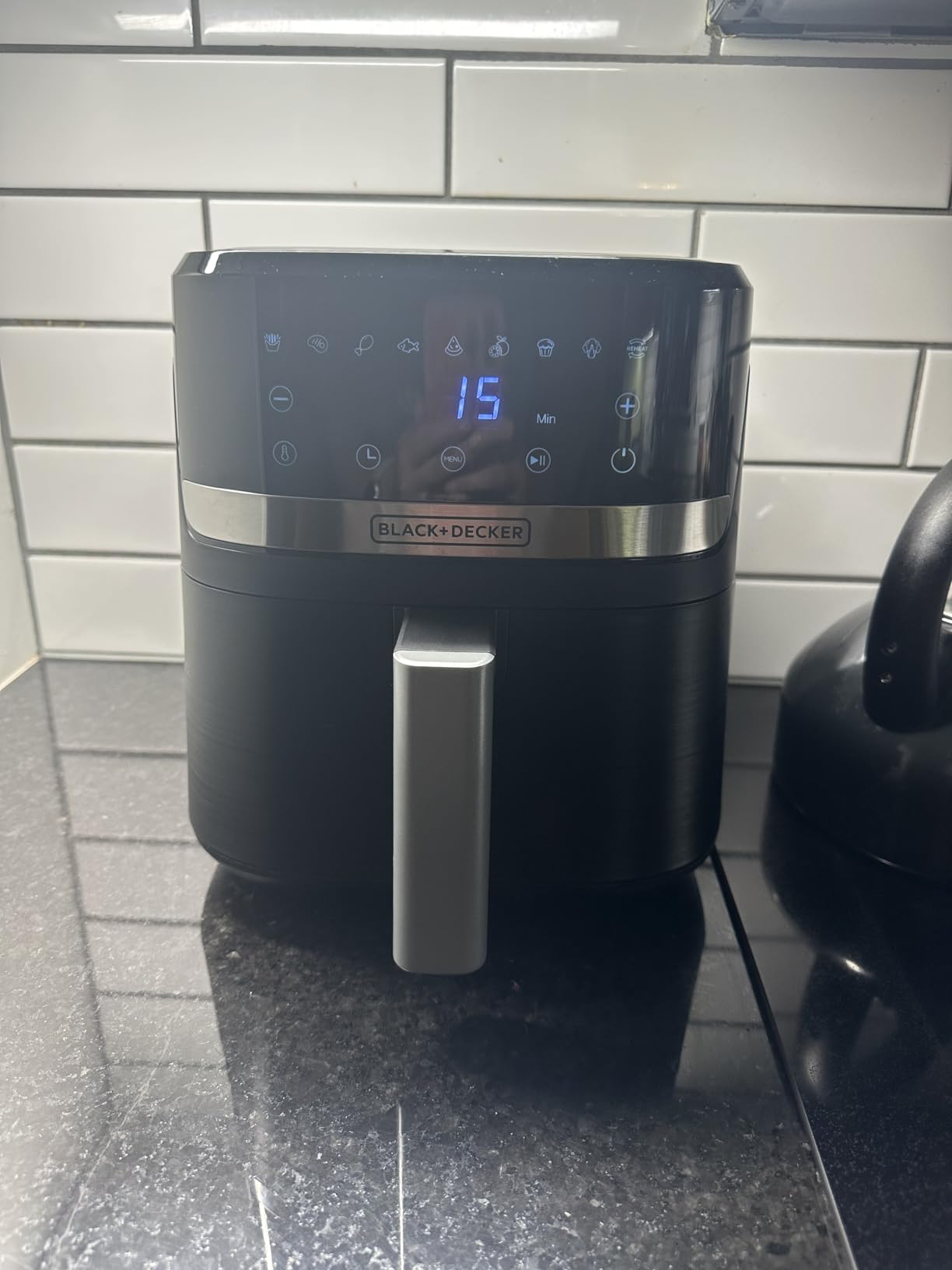 BLACK+DECKER Purifry 4QT Air Fryer, Crispy Deep Fried Taste without the Fat, Plus Bake, Dehydrate, and Keep Food Warm, Digital Touchscreen and Auto Shut-Off customer photo 1