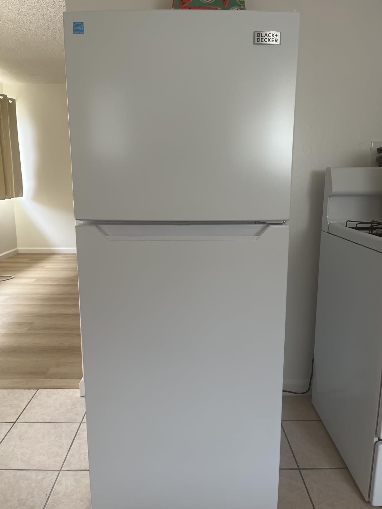 BLACK+DECKER 12.1 Cu. Ft. Top Mount Refrigerator, BR1210HS, Stainless Look, 2 Door Refrigerator with Top Freezer, Energy Star customer photo 1