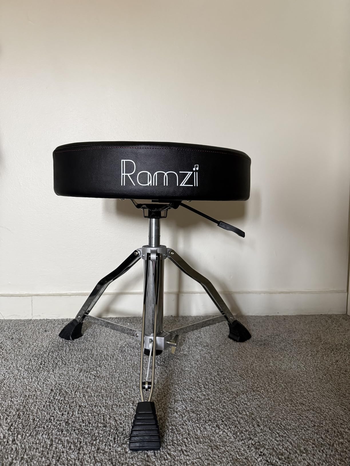 Ramzi Drum Throne, Airlift Heavy Duty Motorcycle Style Drum Throne with Double Braced Anti-Slip Feet customer photo 1