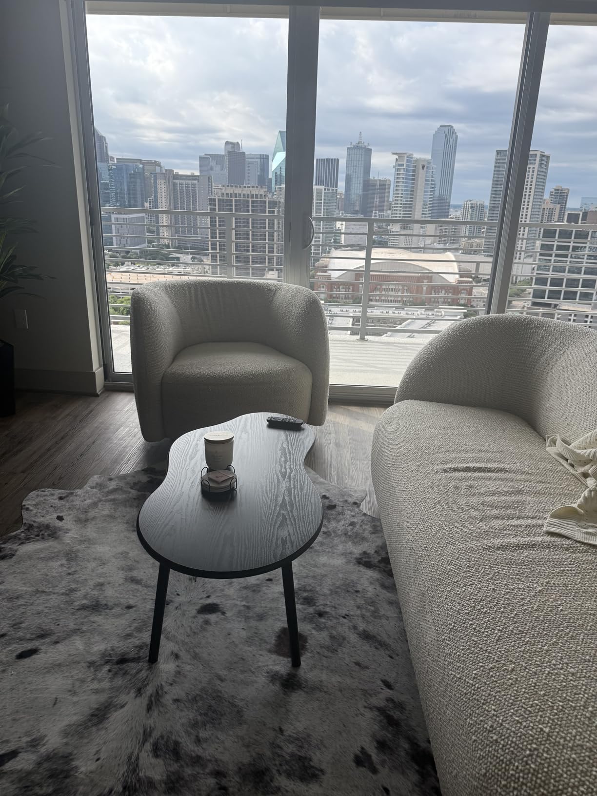 Small Black Cloud Coffee Table For Small Spaces Modern Center Table Unique Irregular Design With Wood Legs Living Room Mid-Century Sofa Table customer photo 1